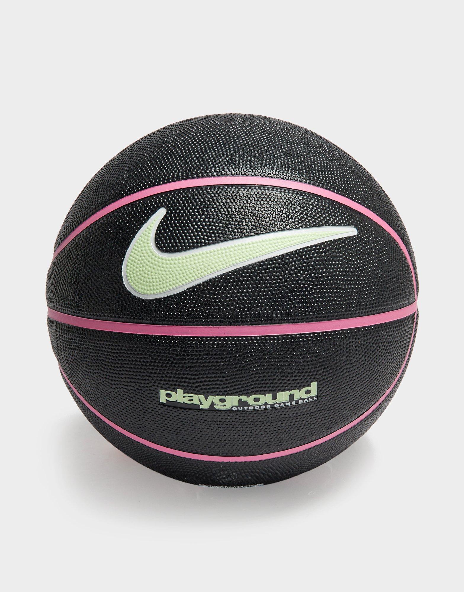 Nike Playground 8P Graphic Basketball