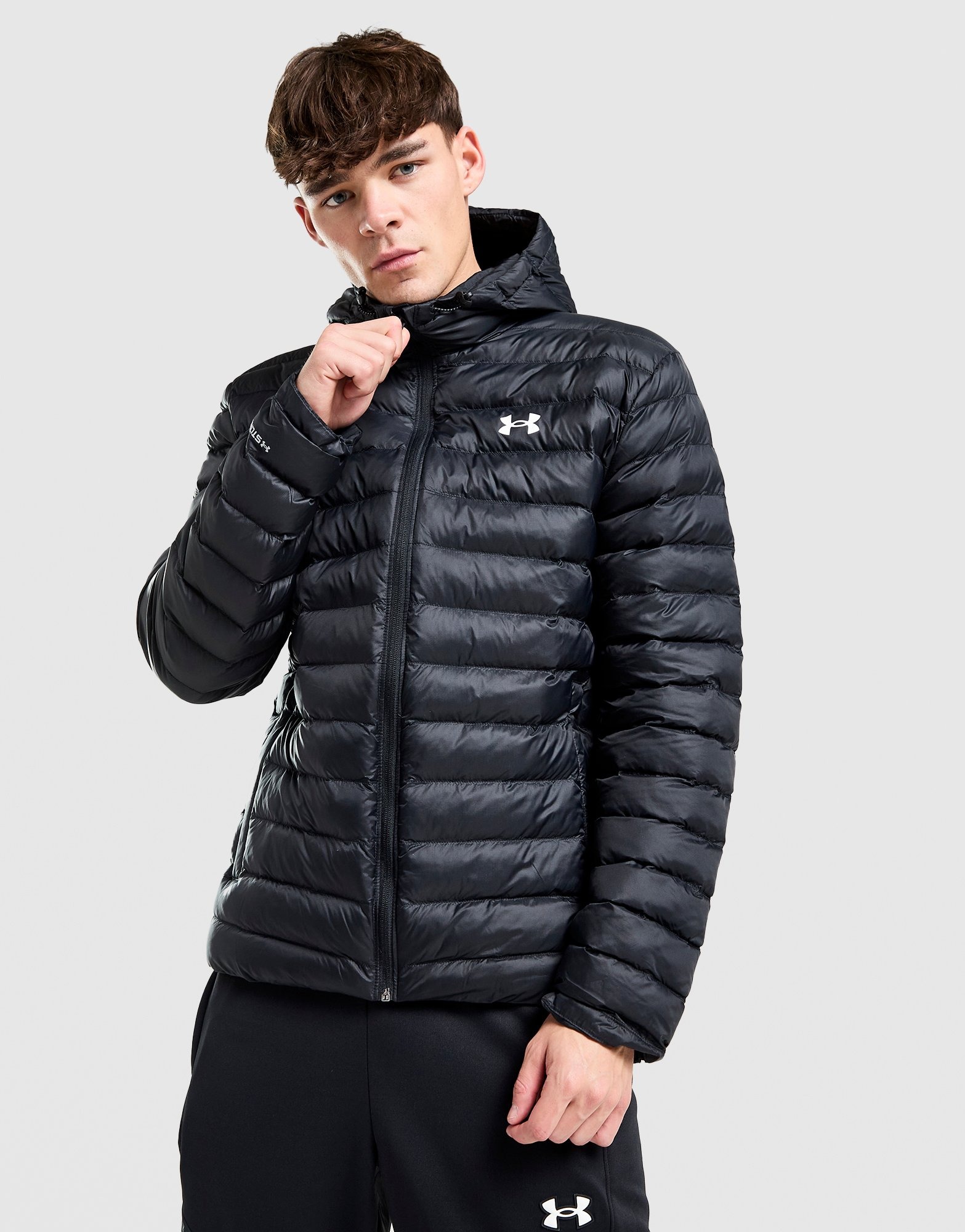 Under Armour ブラック ジャケット M jd_772512_a?qlt=92