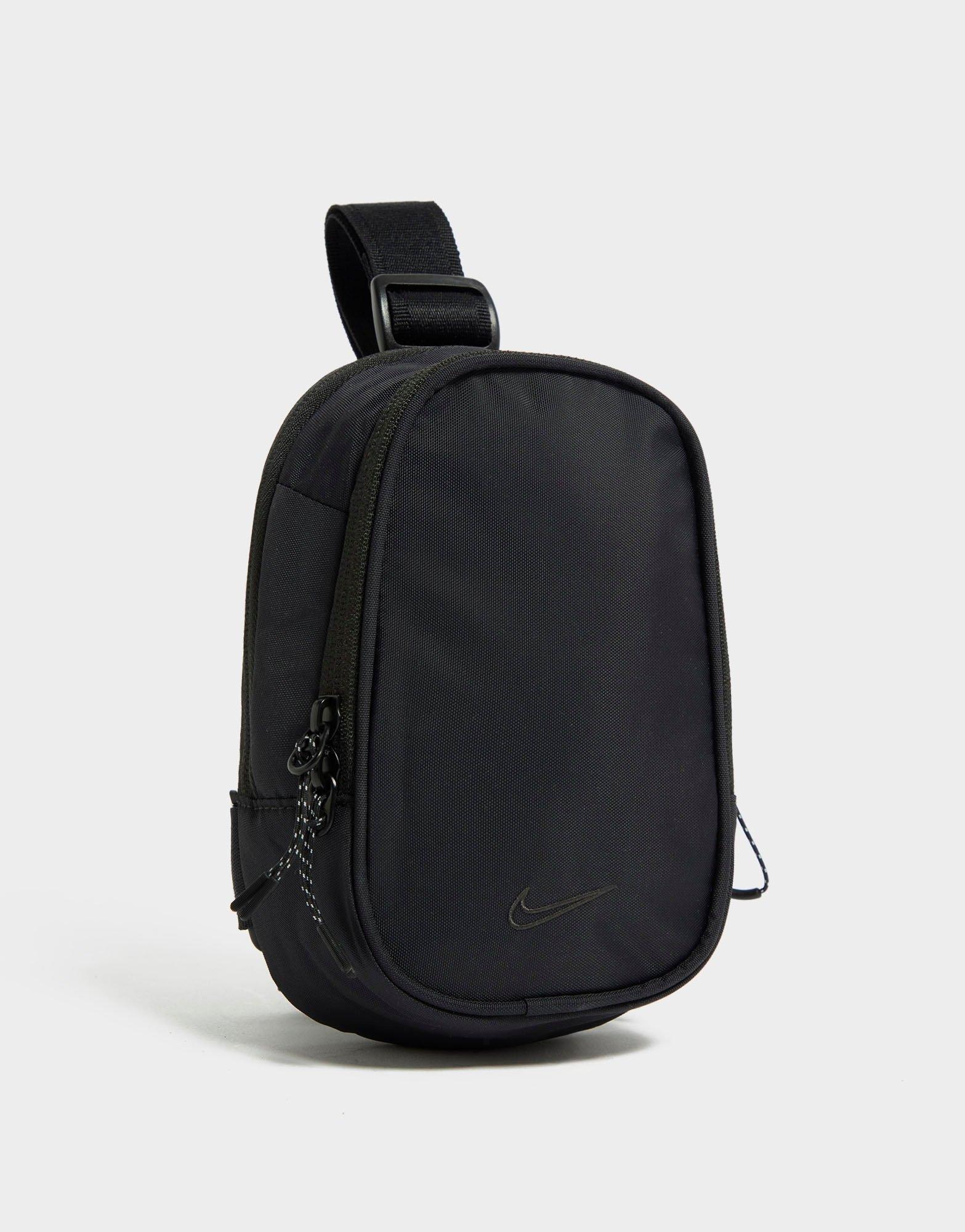 Nike Sportswear Commute Crossbody Bag