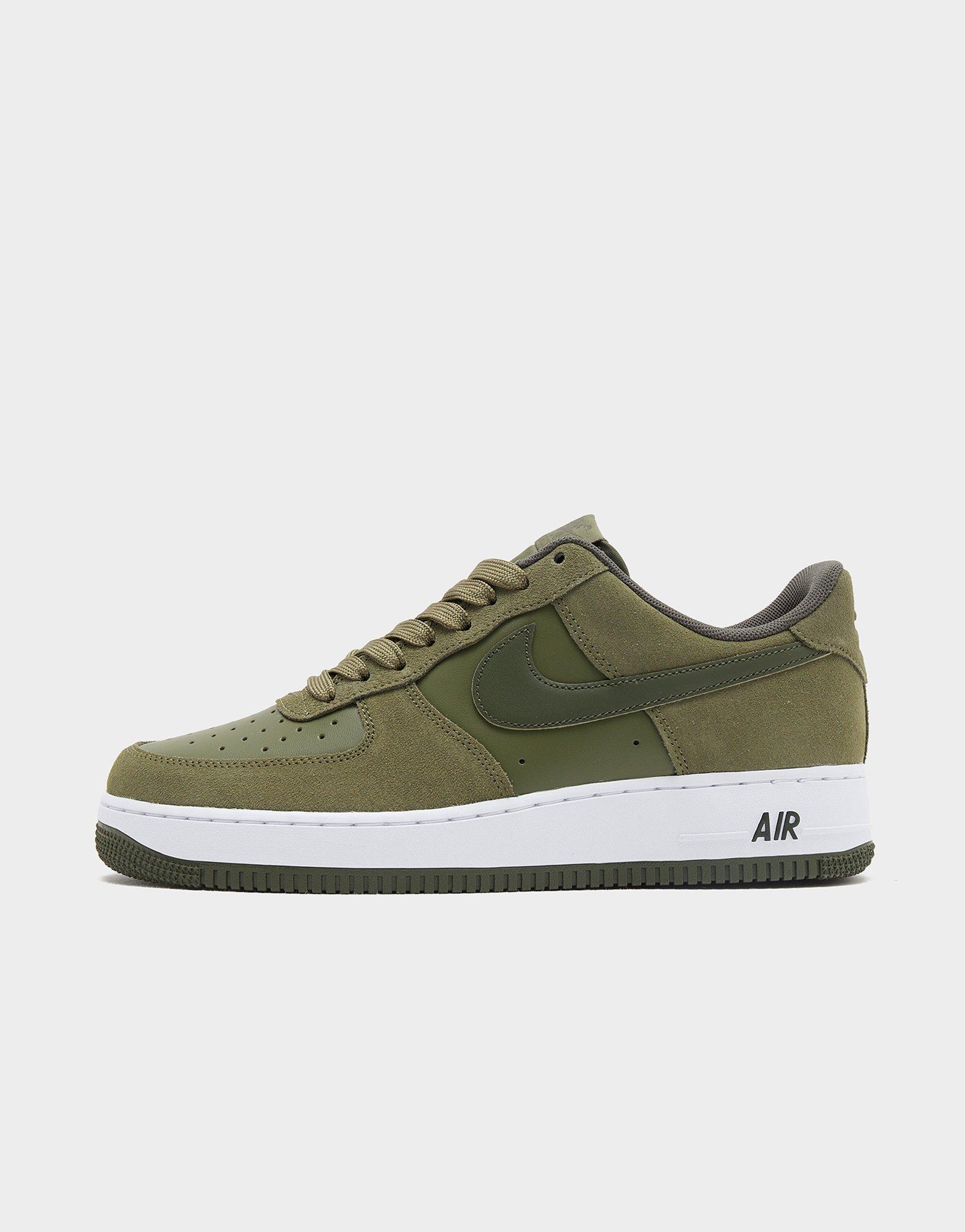 Nike Air Force 1 '07 LV8