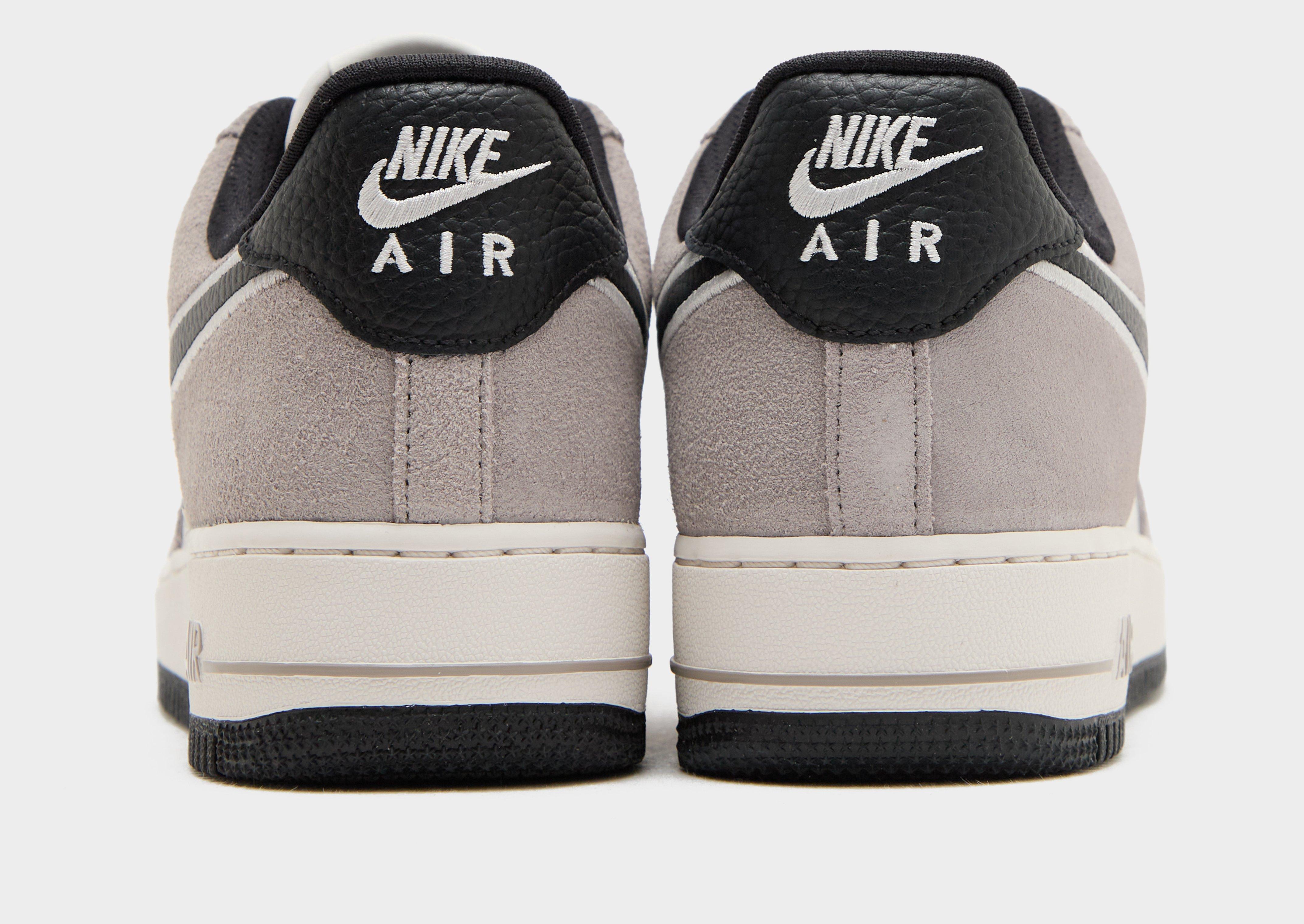 Nike Air Force 1 '07 LV8