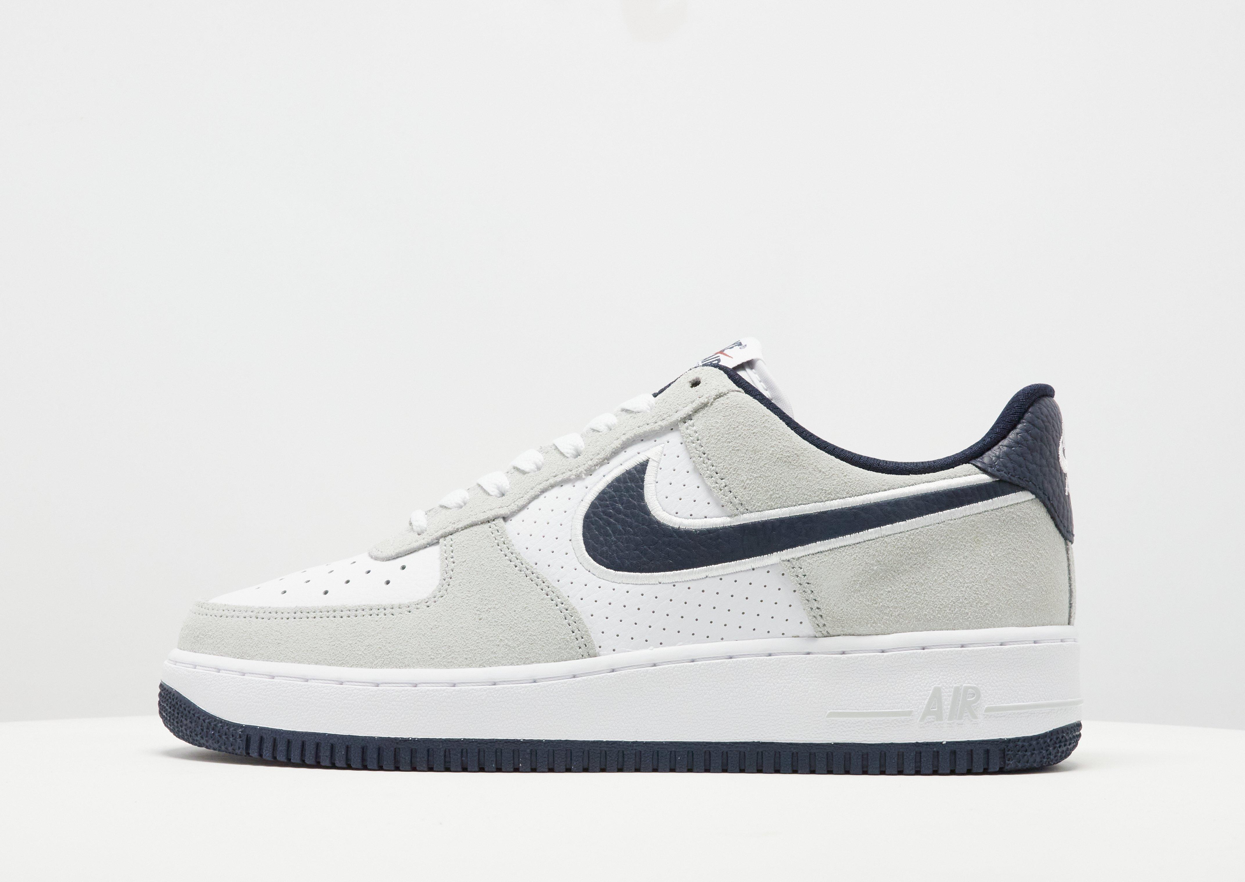 Nike Air Force 1 '07 LV8
