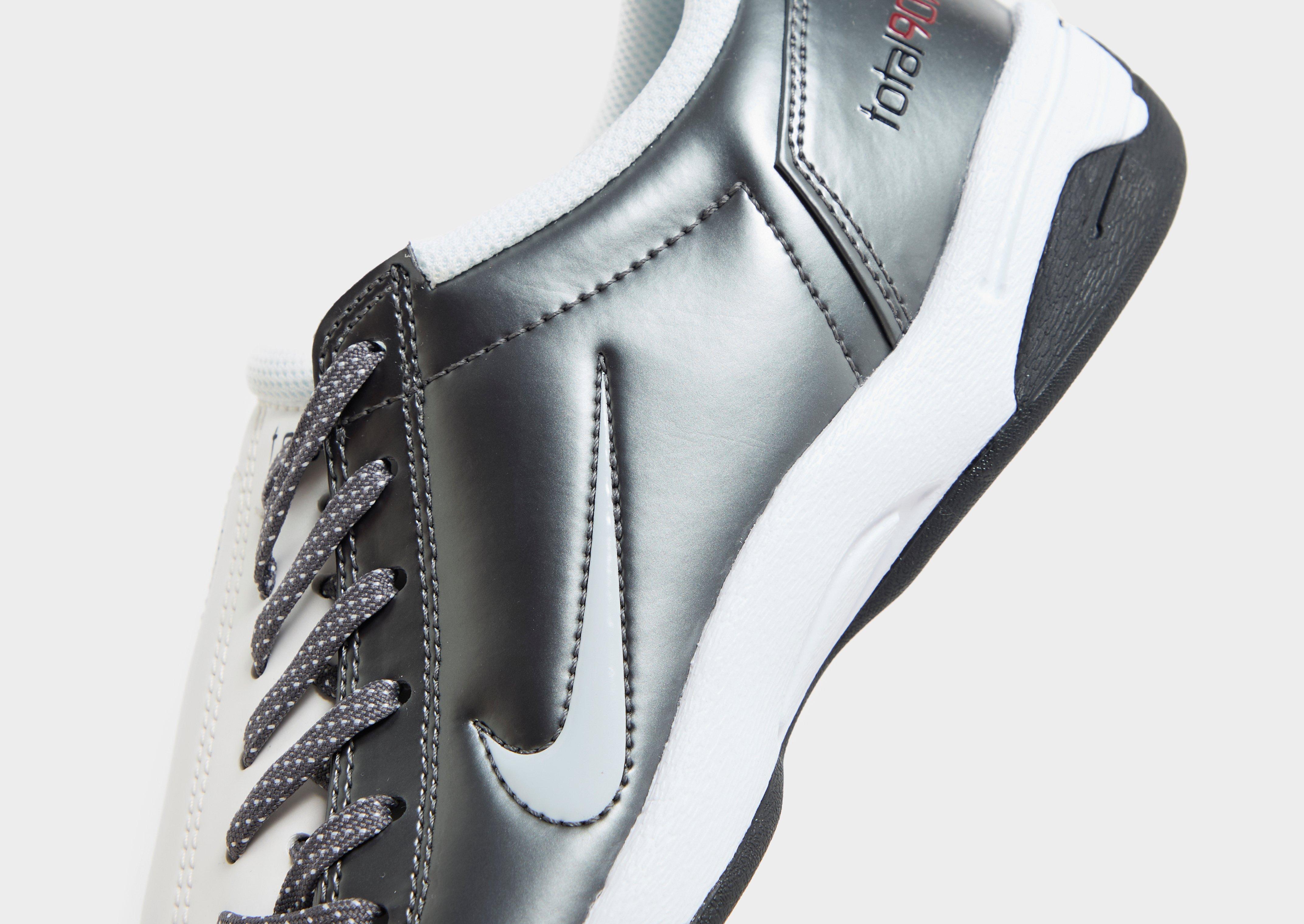 Nike Total 90