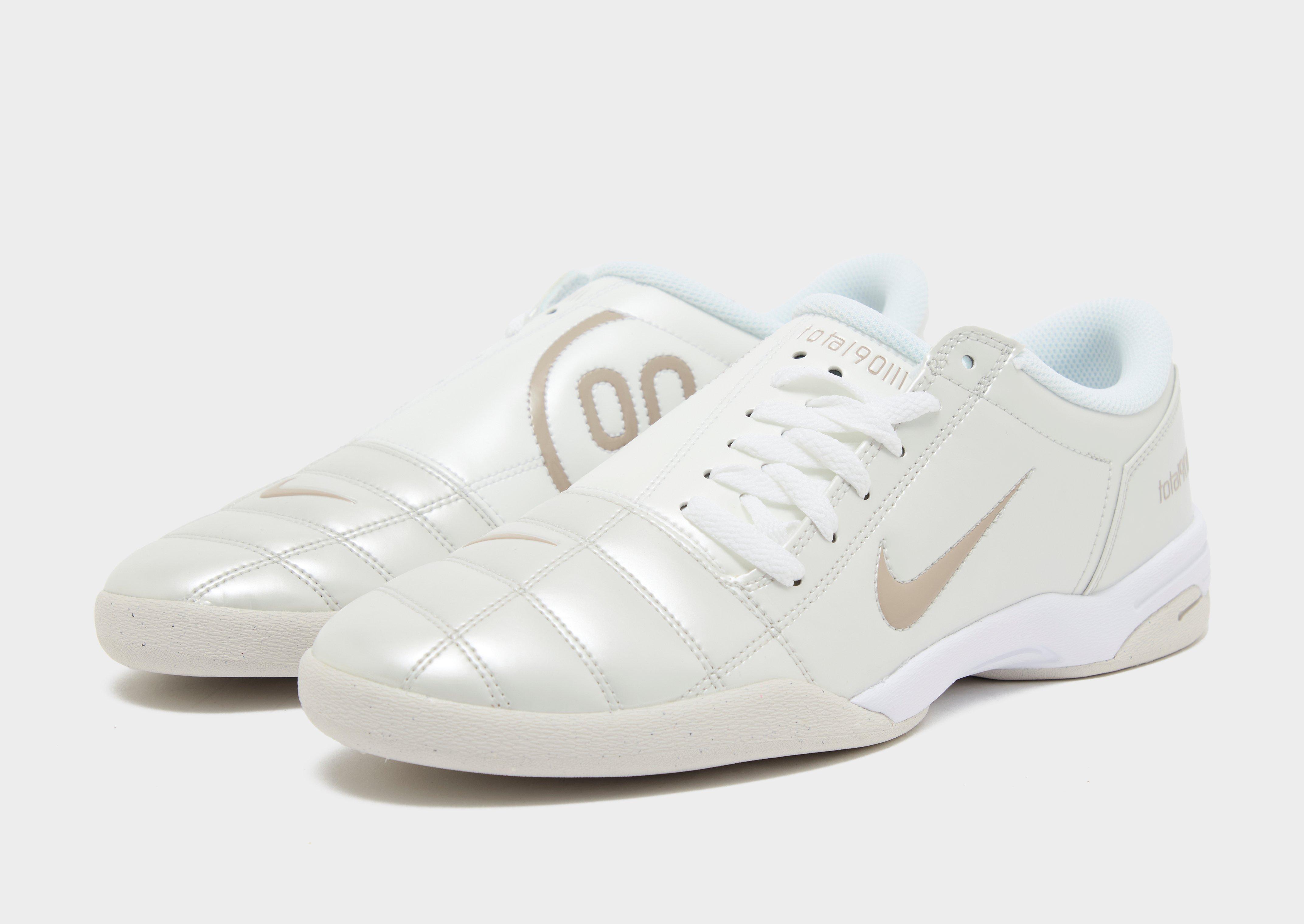 Nike Total 90