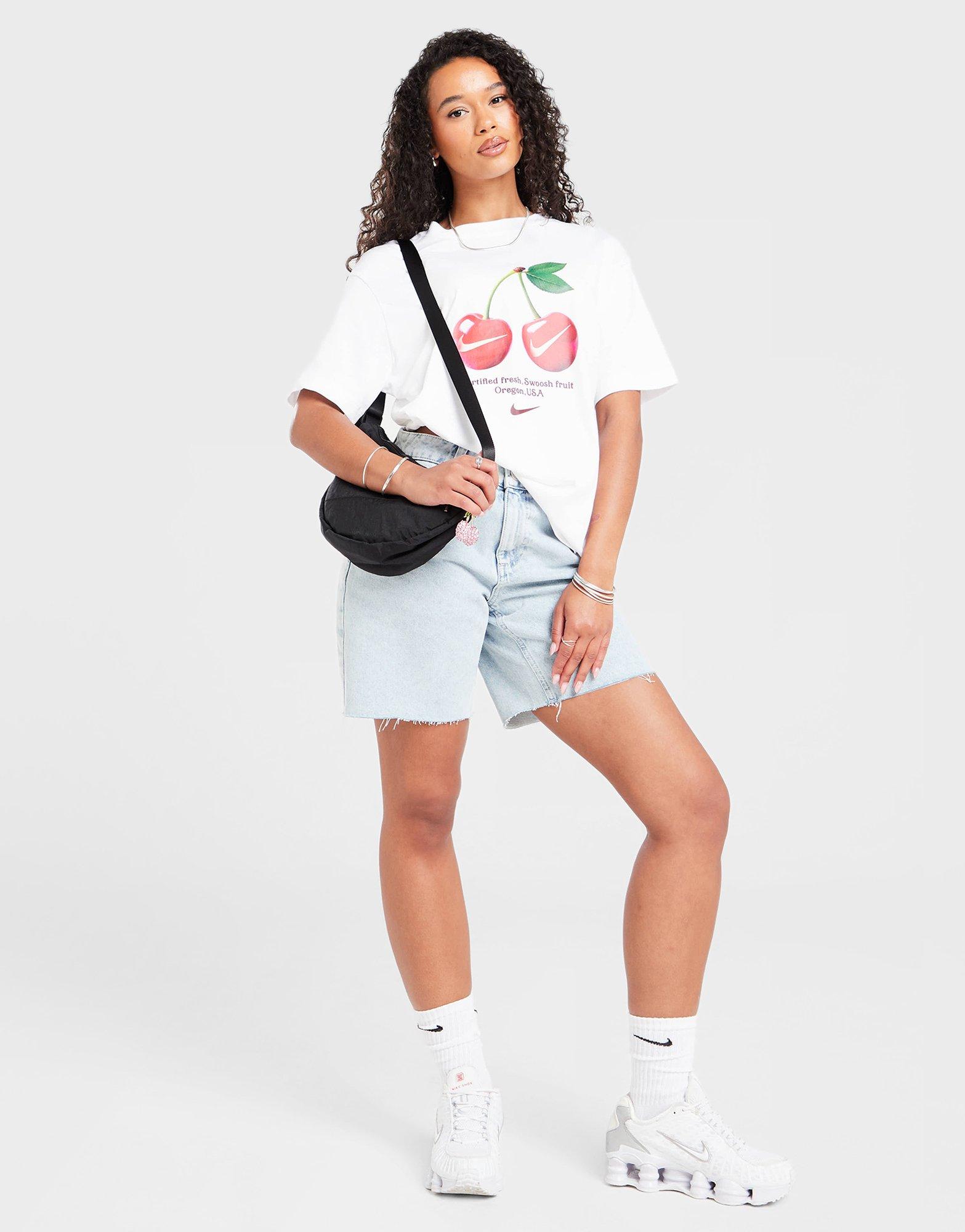 Nike Cherry Graphic T-Shirt Damen