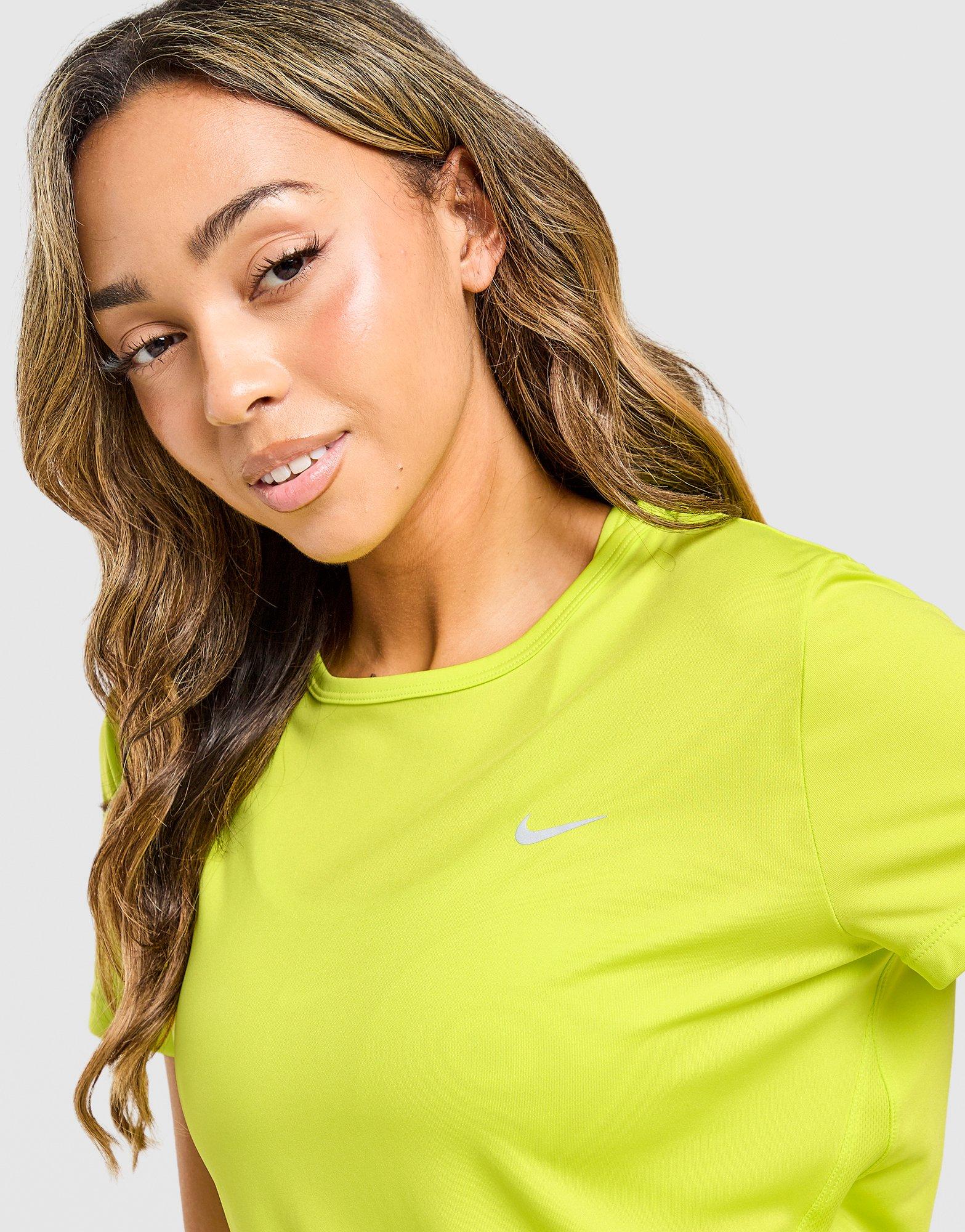Nike (R)TEMPO T