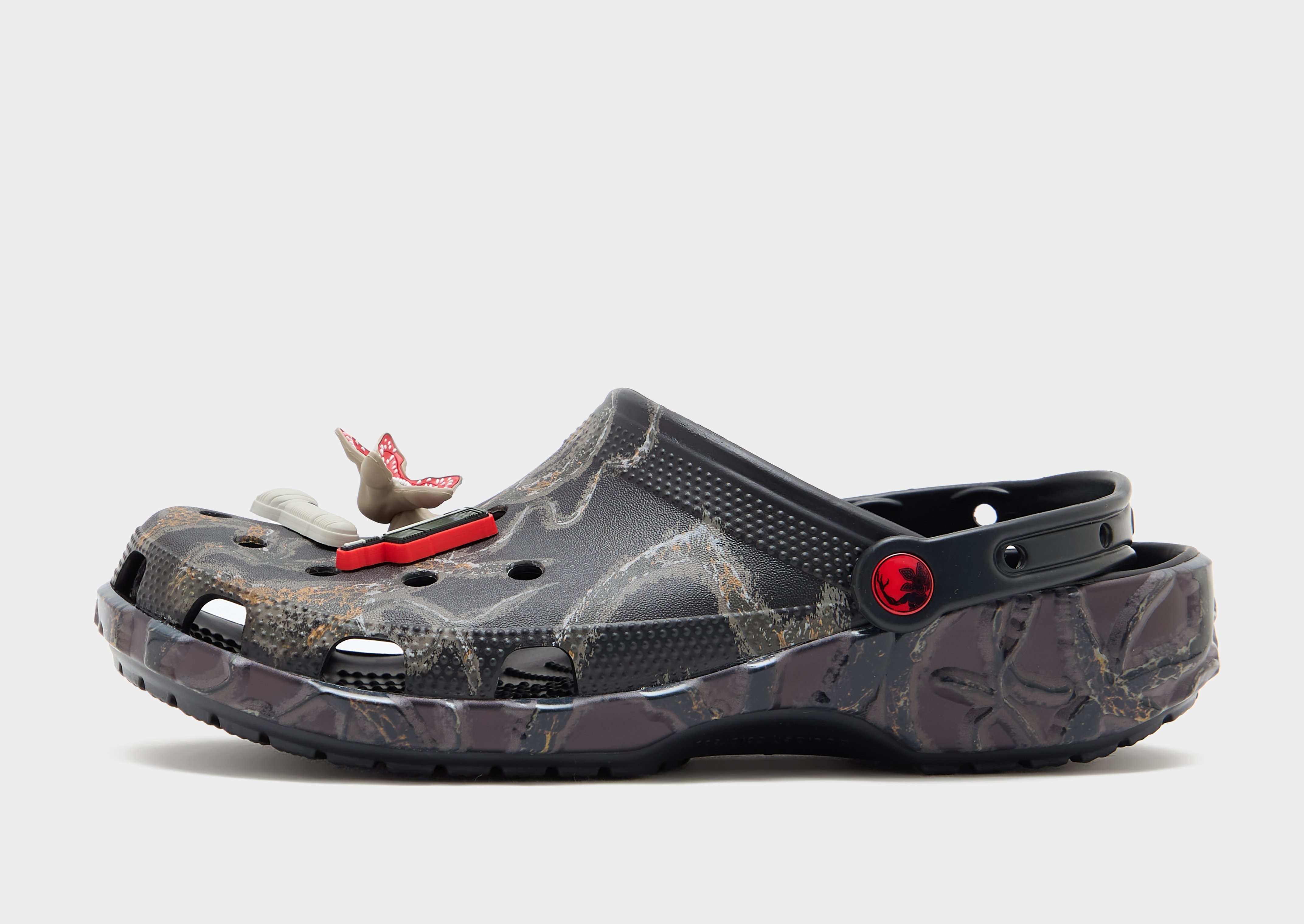 Sort Crocs x Stranger Things Classic Clog - JD Sports Danmark