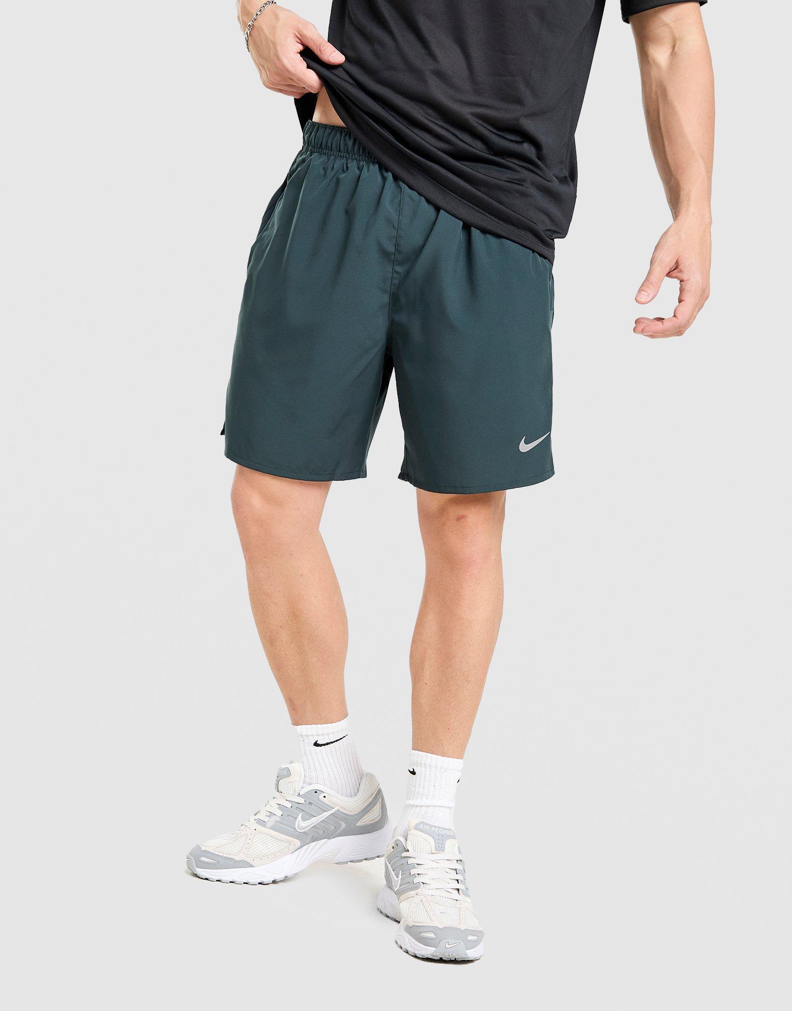 Nike Challenger 7" Shorts