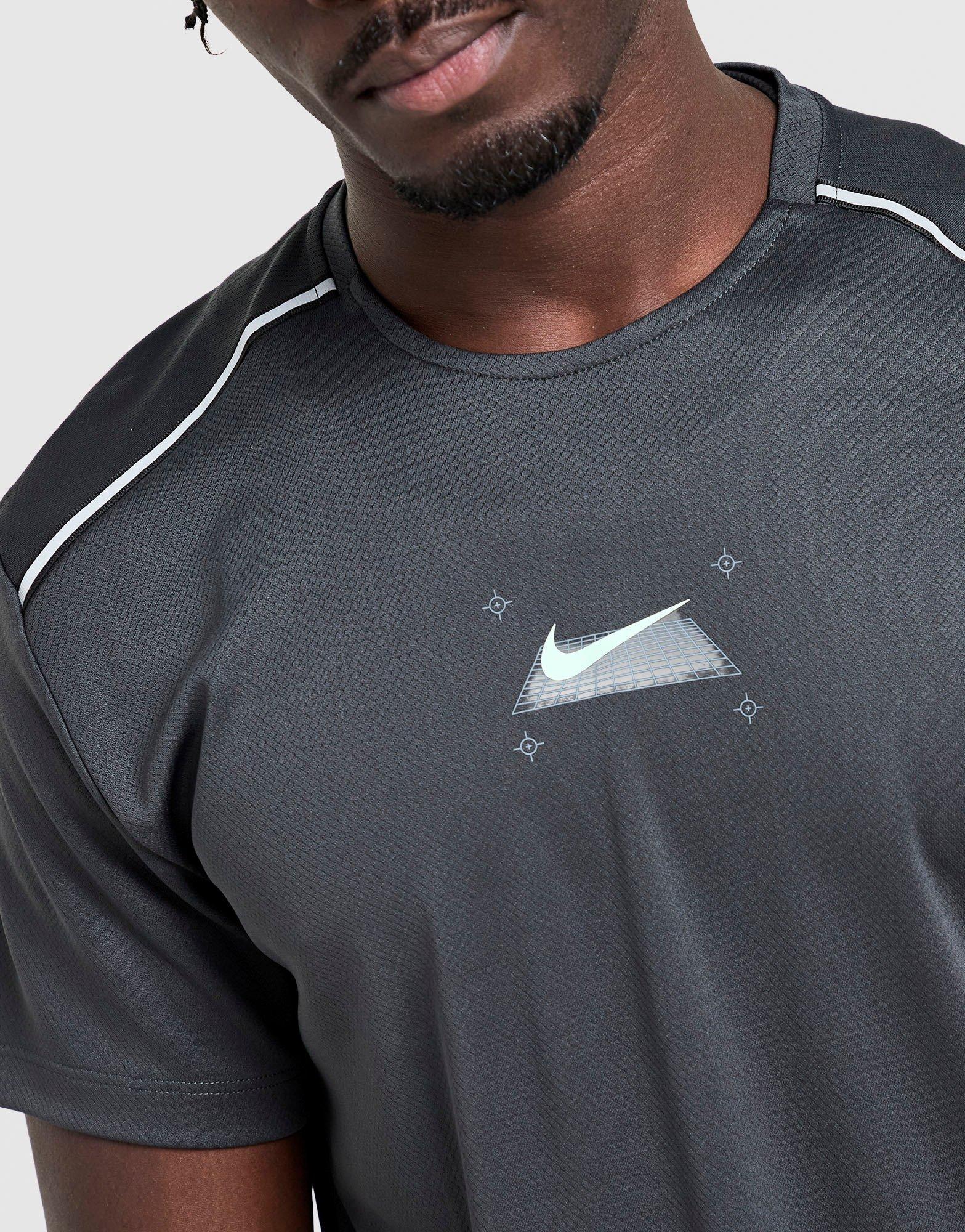 Nike Grid T-Shirt