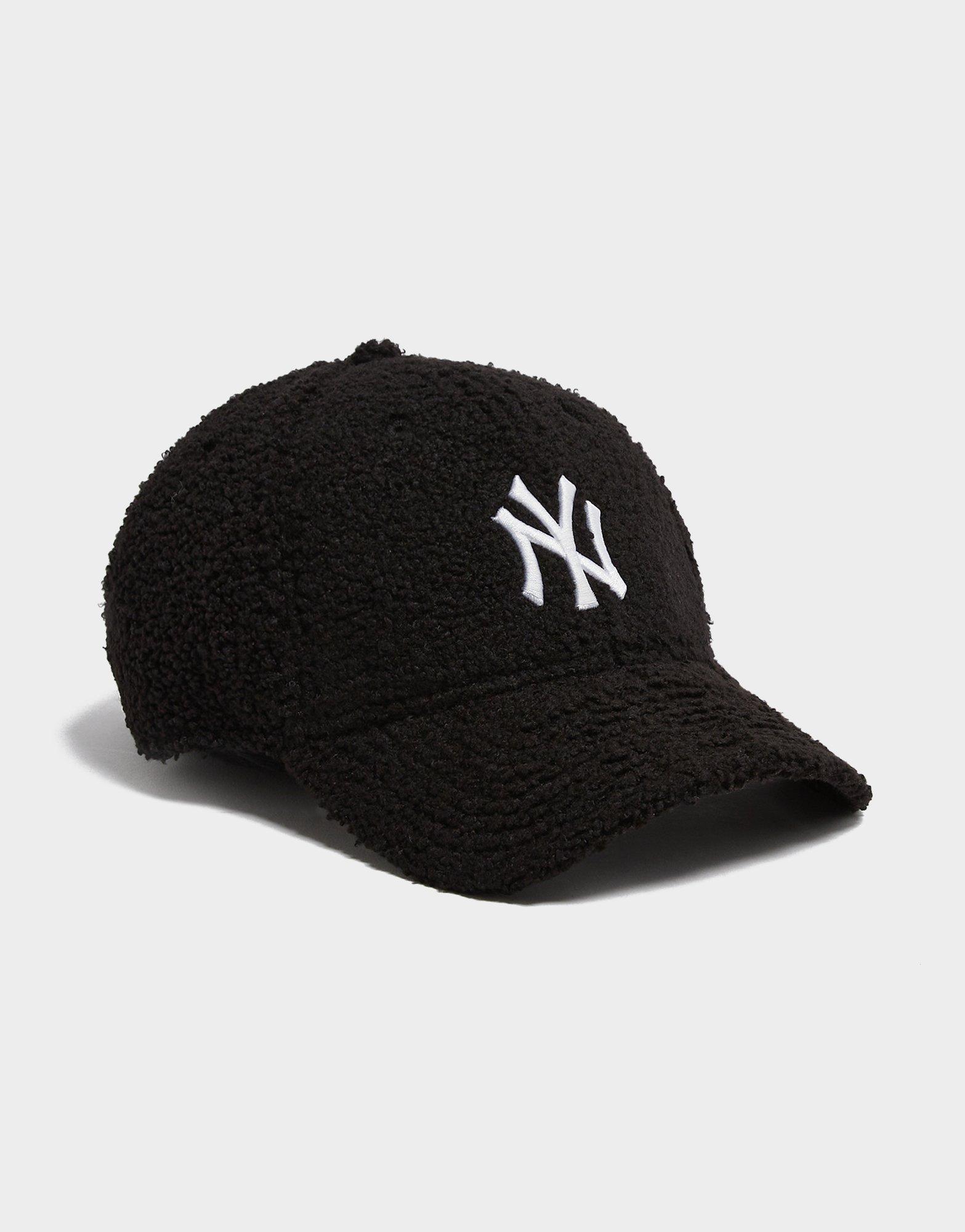 New Era MLB 9TWENTY New York Yankees Winter Borg Cap