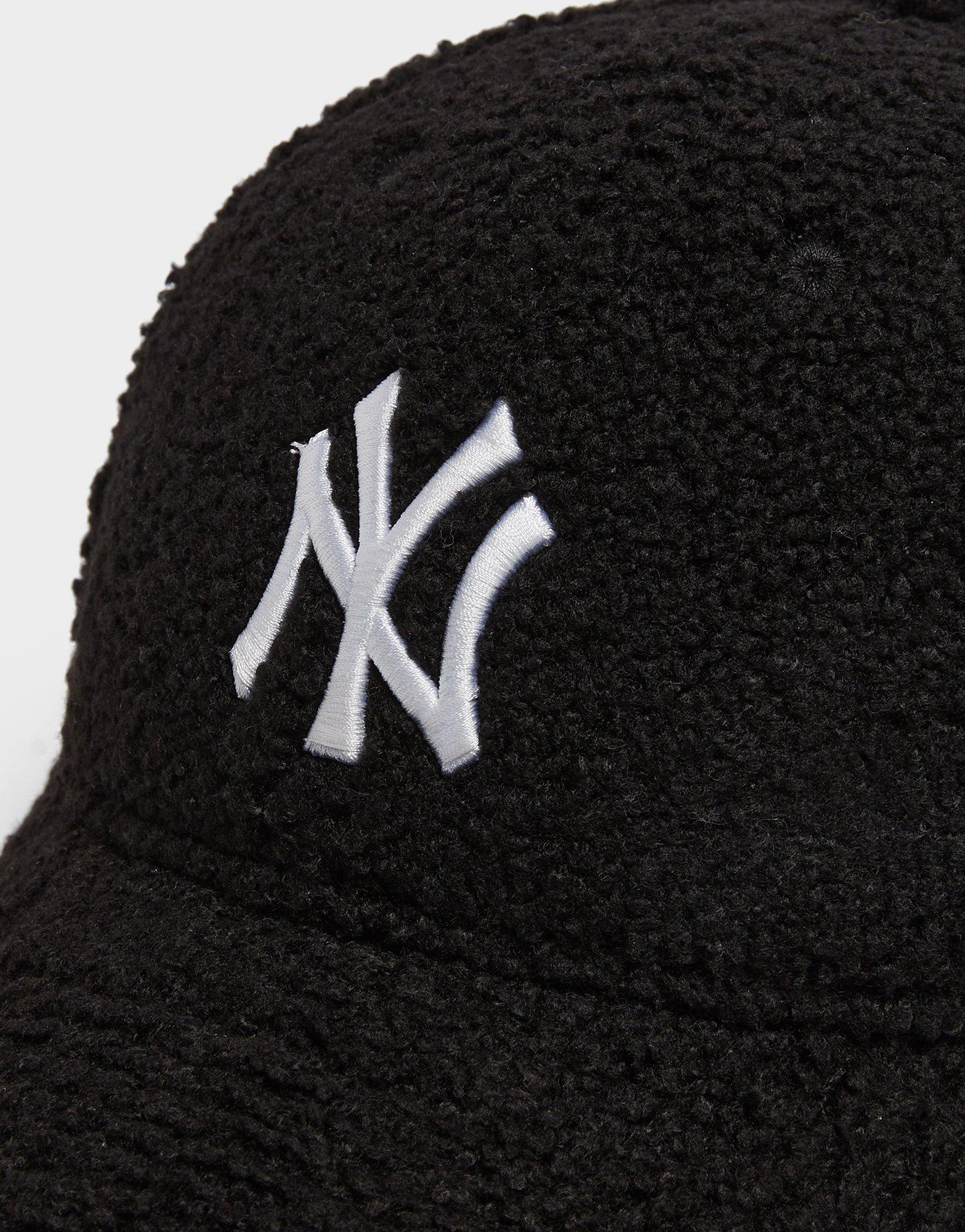 New Era MLB 9TWENTY New York Yankees Winter Borg Cap
