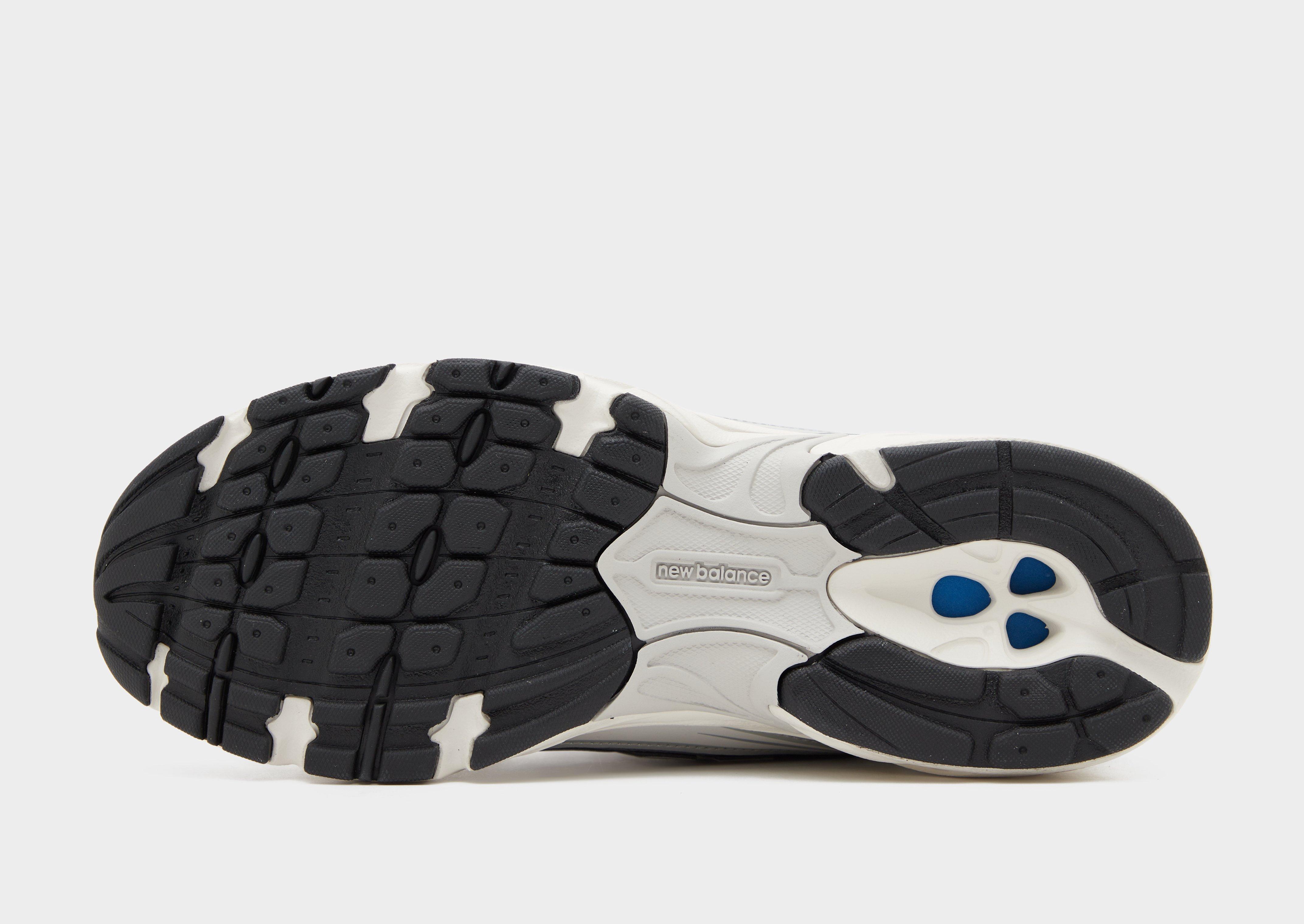 New Balance 740