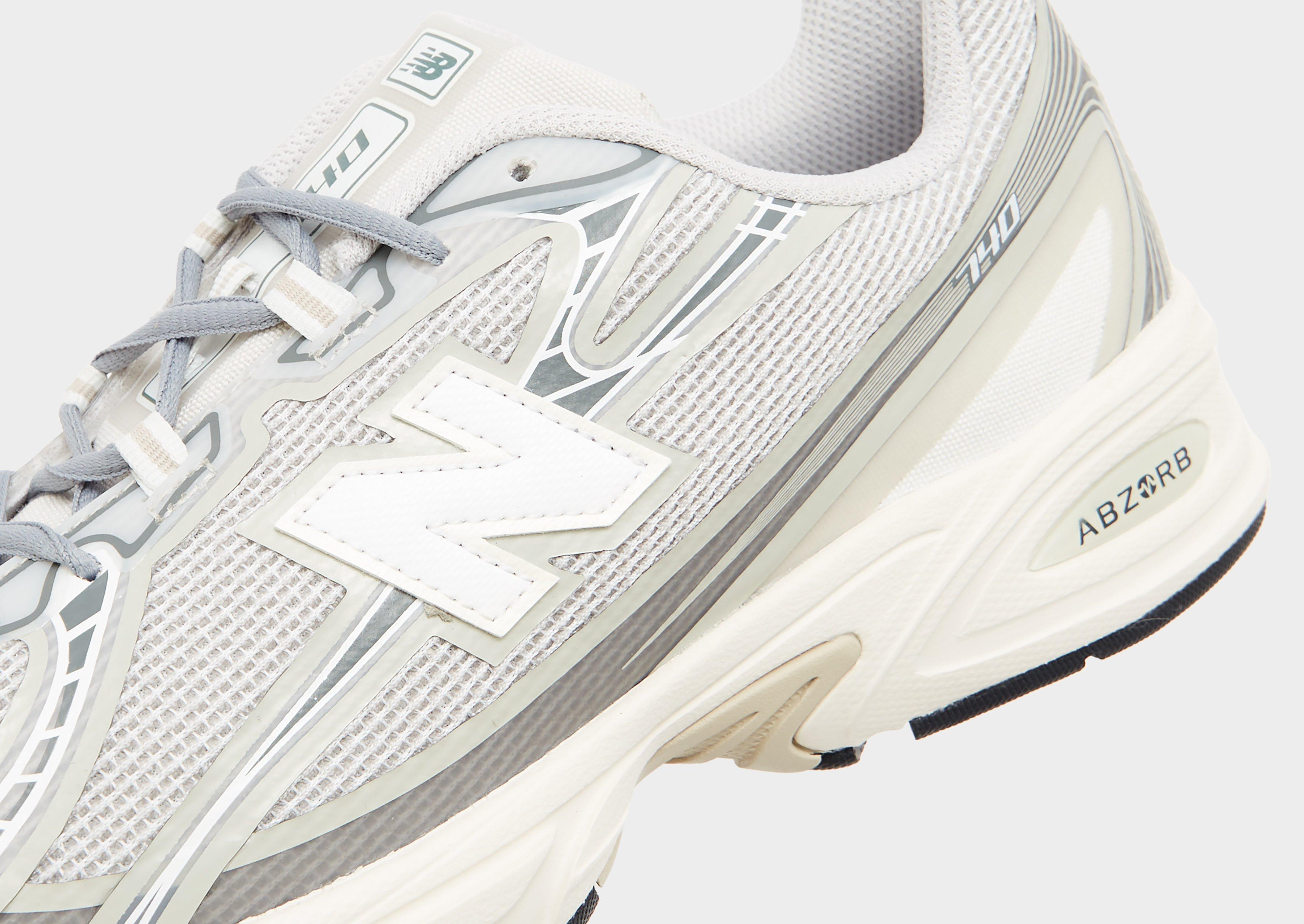 New Balance 740