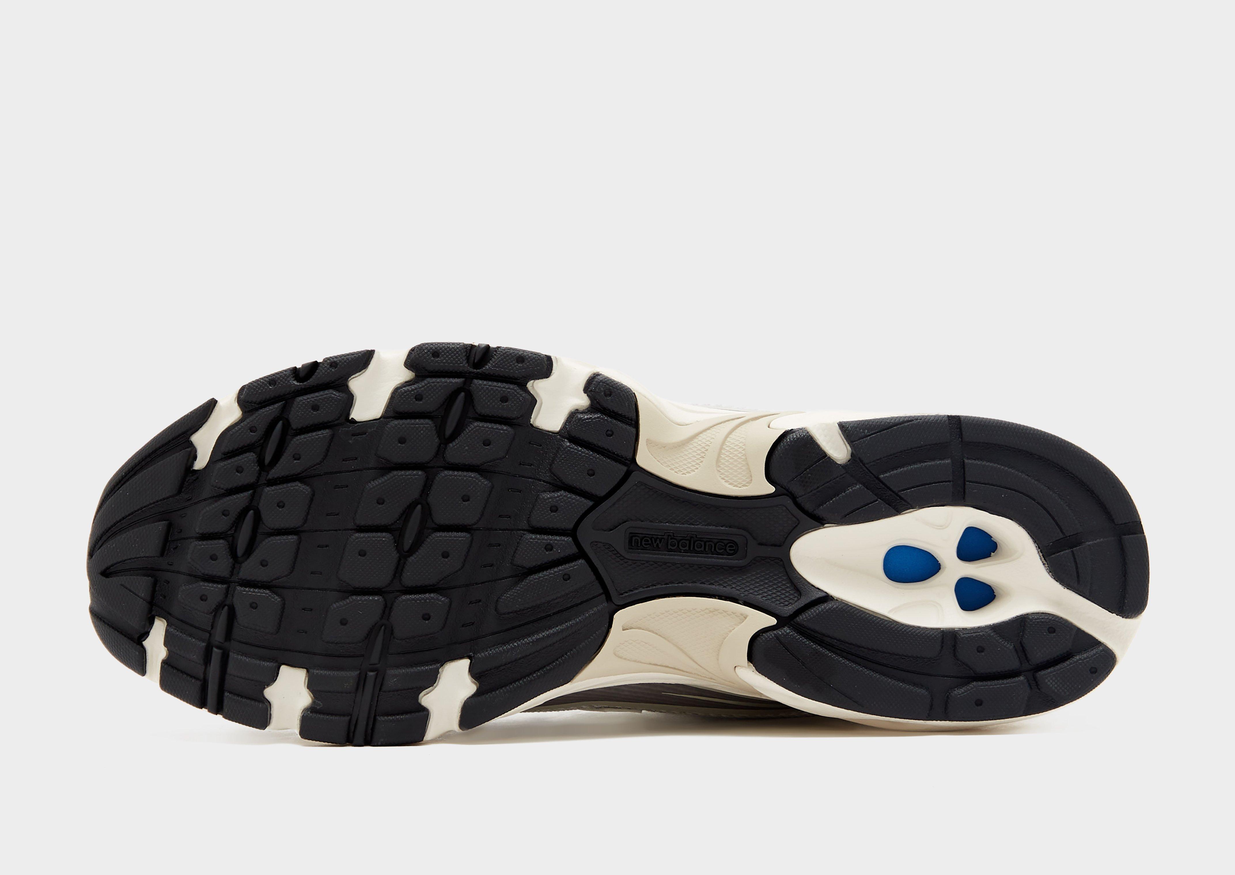 New Balance 740