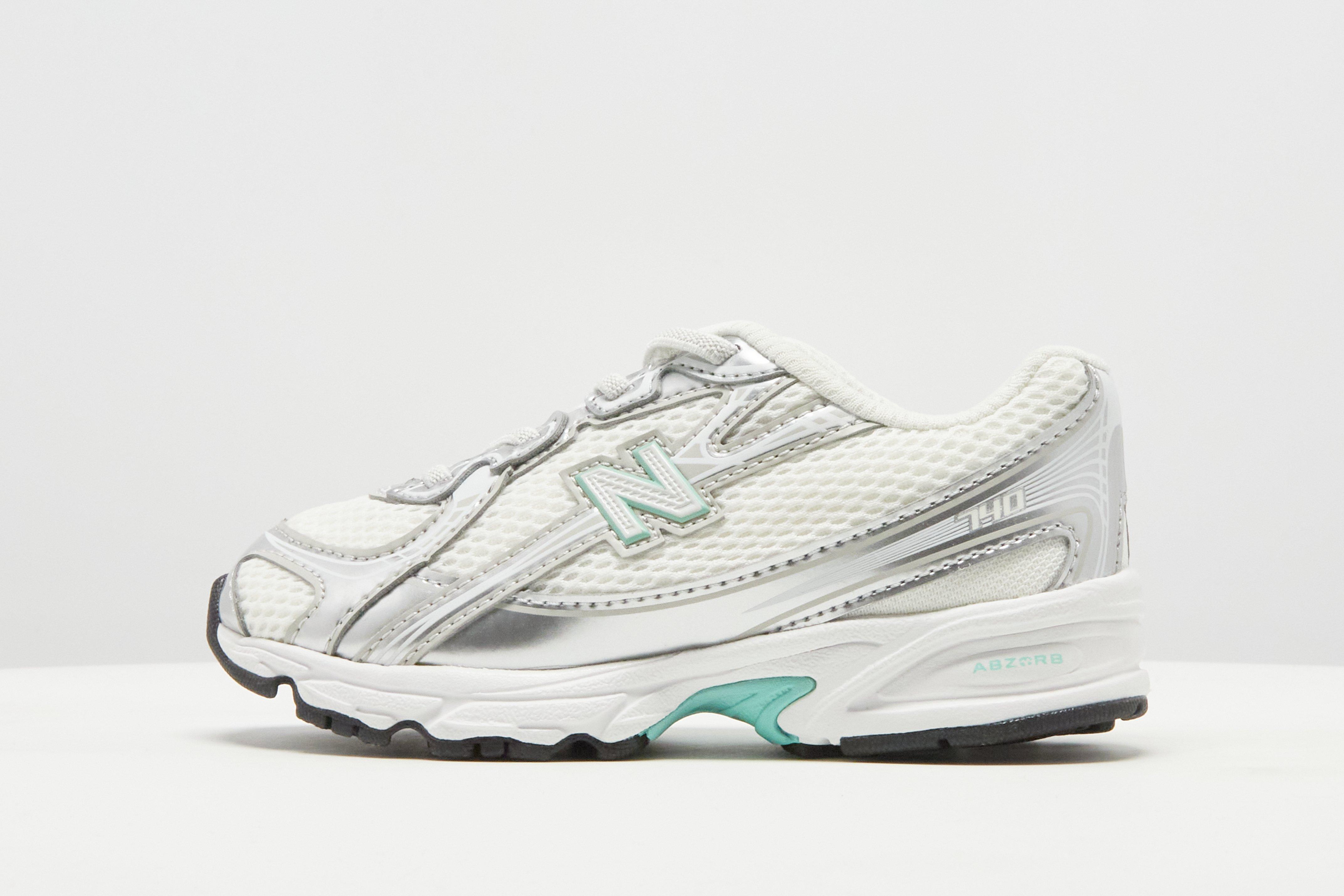 New Balance 740 para bebé