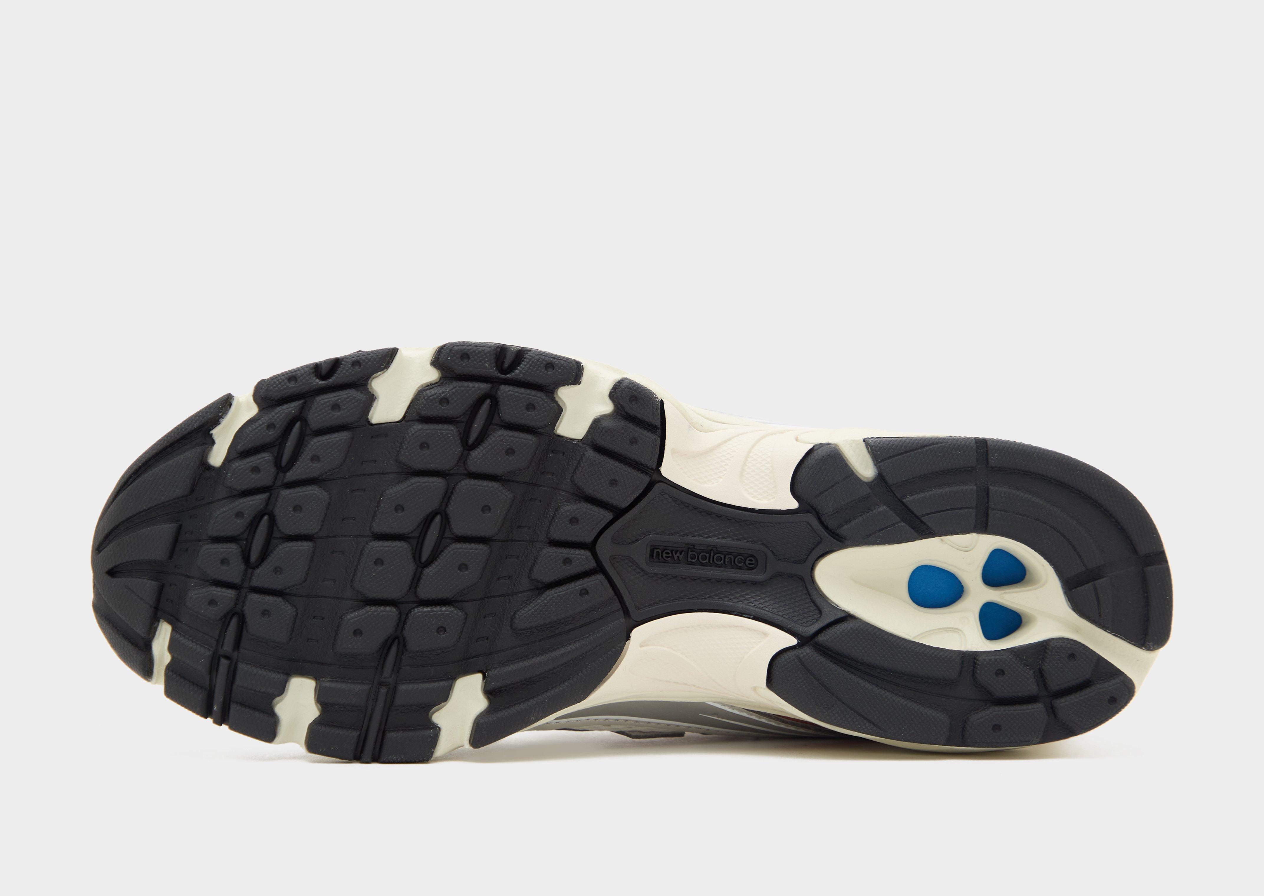 New Balance 740