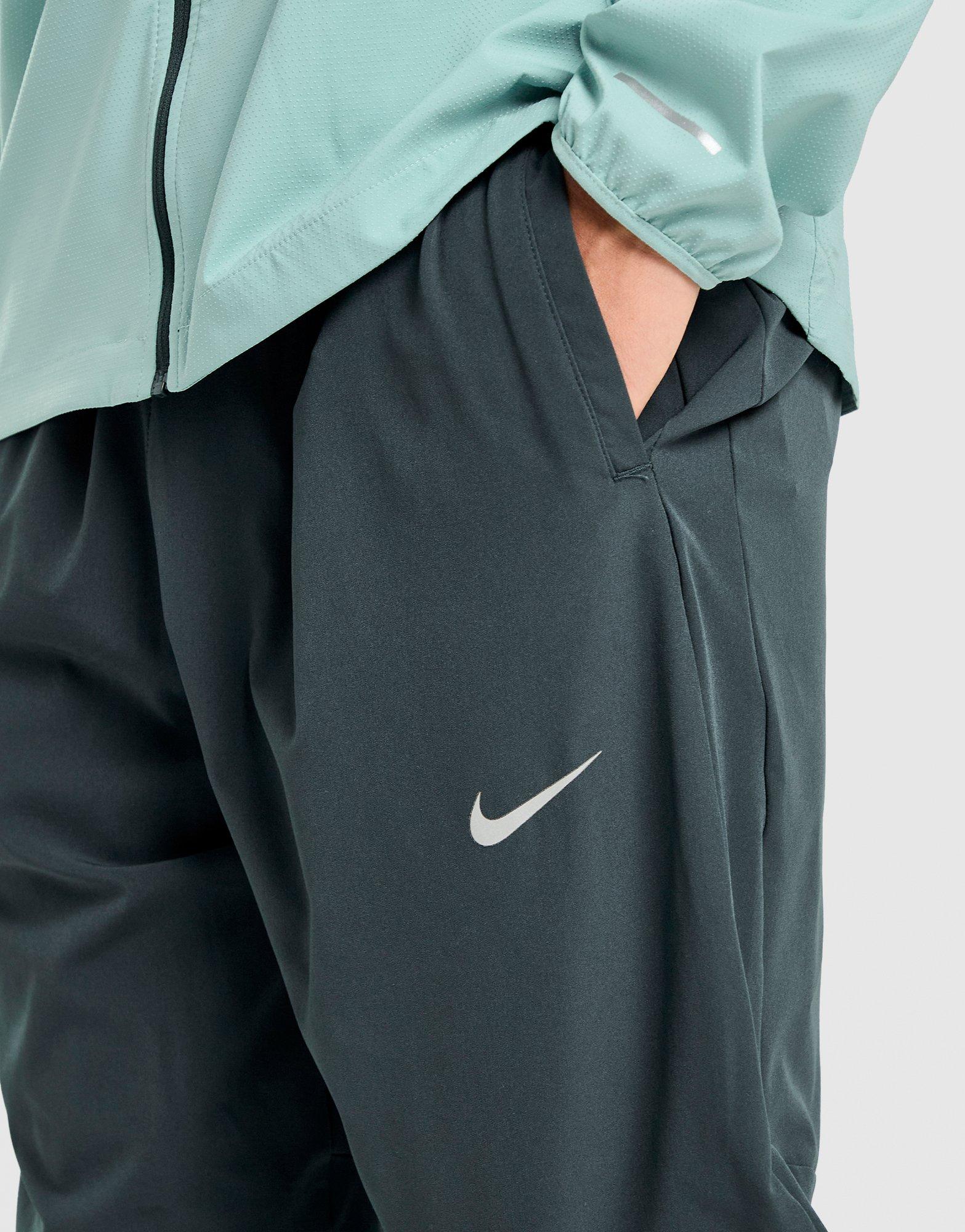 Nike Challenger Woven Track Pants