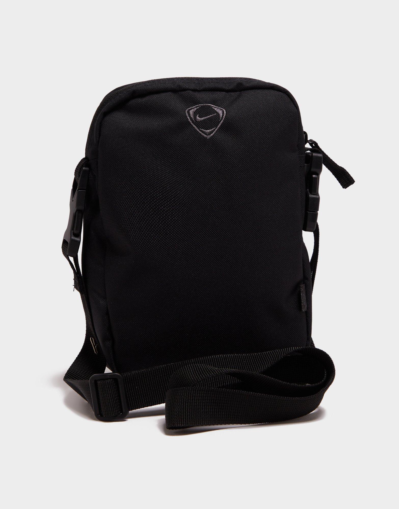 Nike Total 90 Crossbody Bag