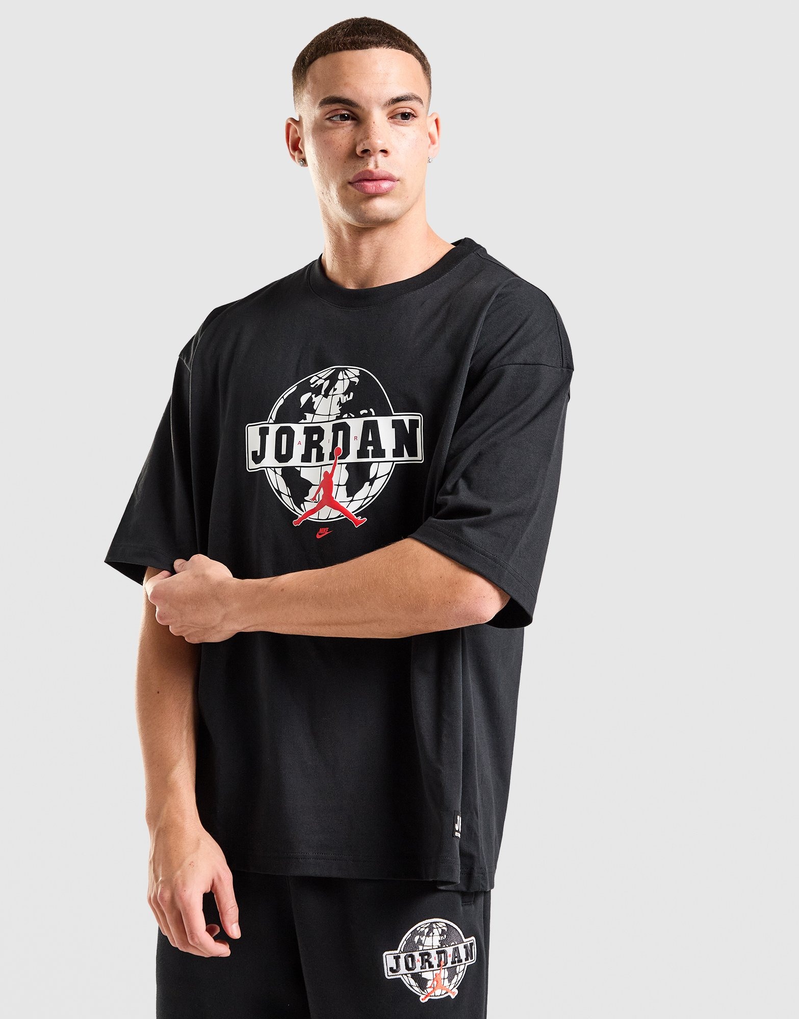 ALLDAY PROJECT BLACK GLOBE T-SHIRT　Tシャツ Black Jordan Globe T-Shirt - JD Sports Global