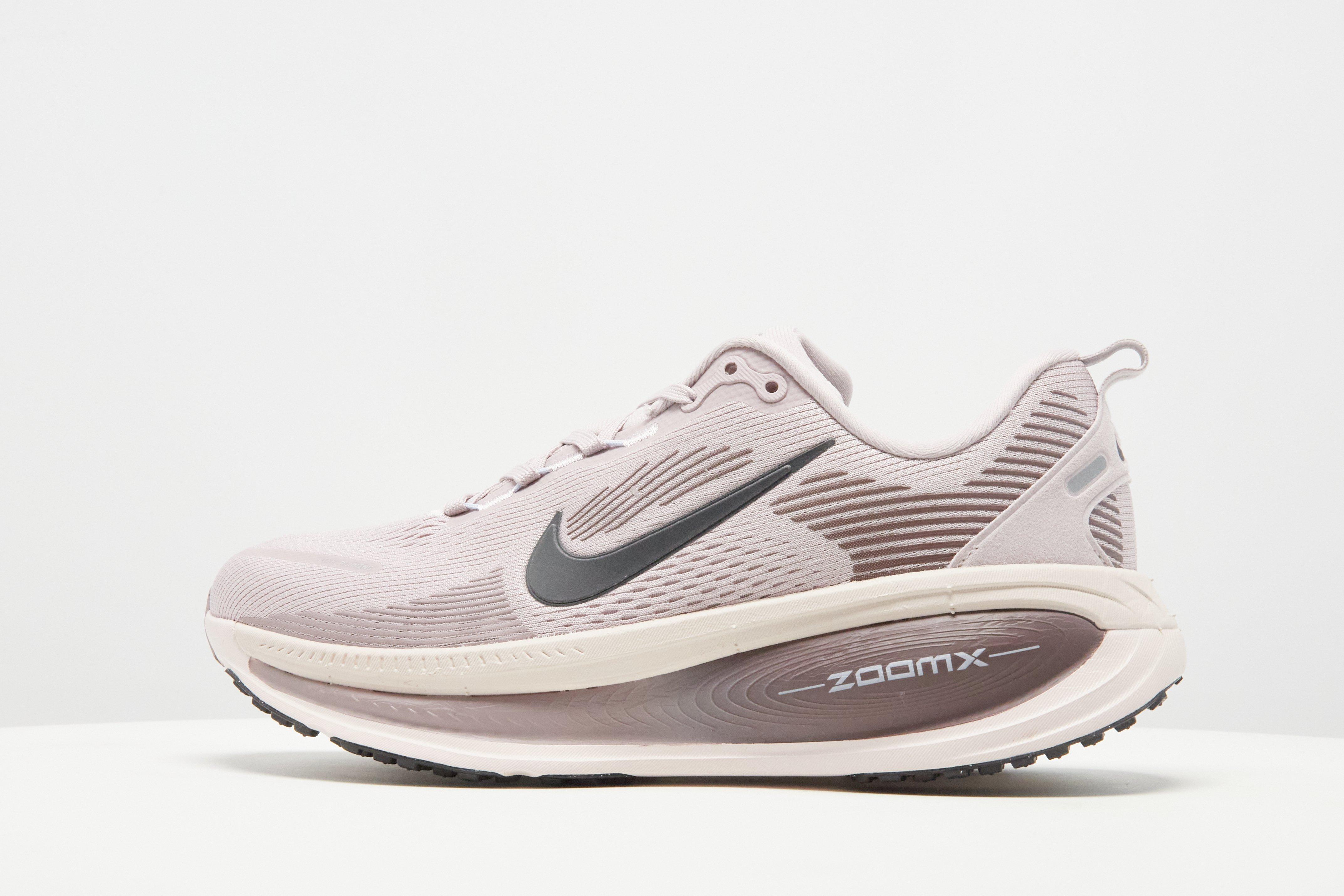 Nike Vomero 18 Women's