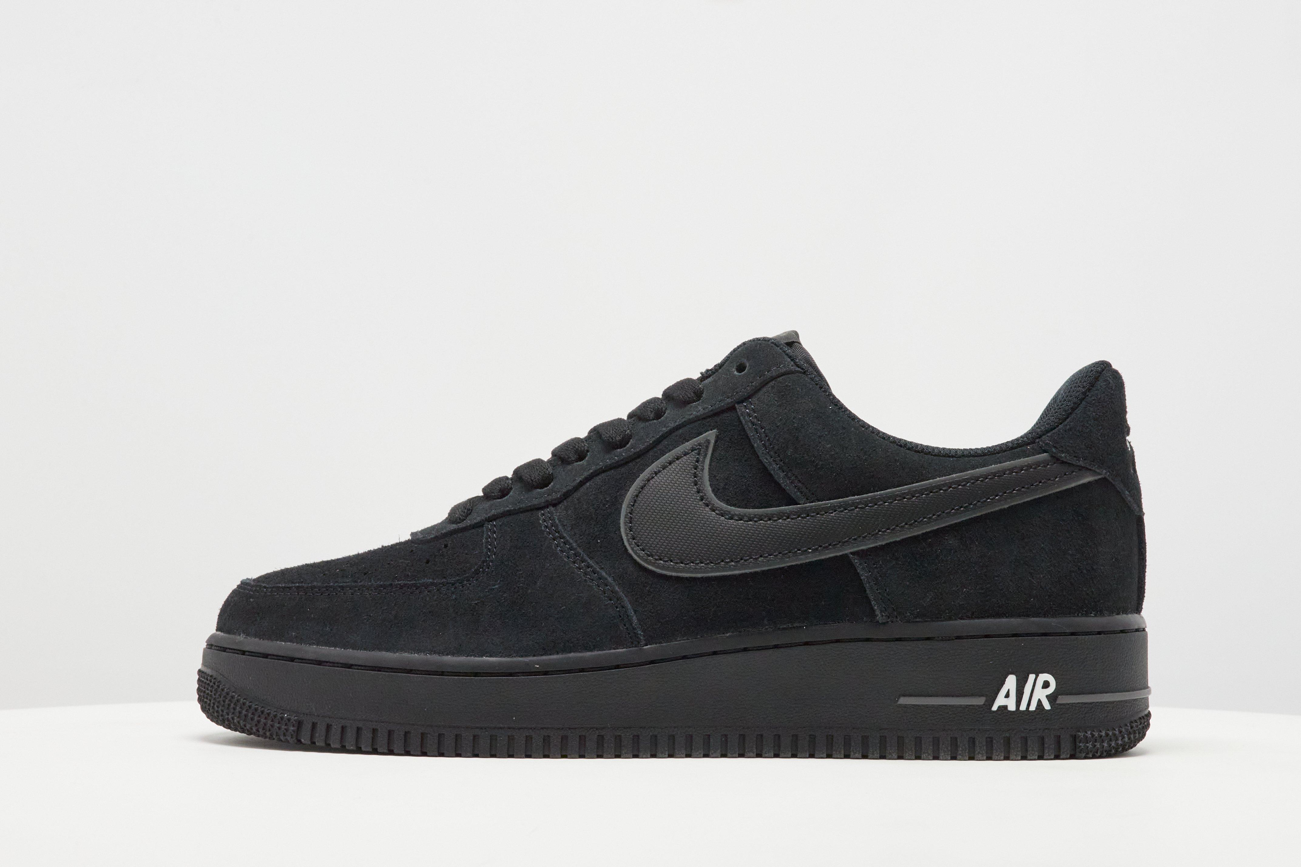 Nike Air Force 1 '07 LV8