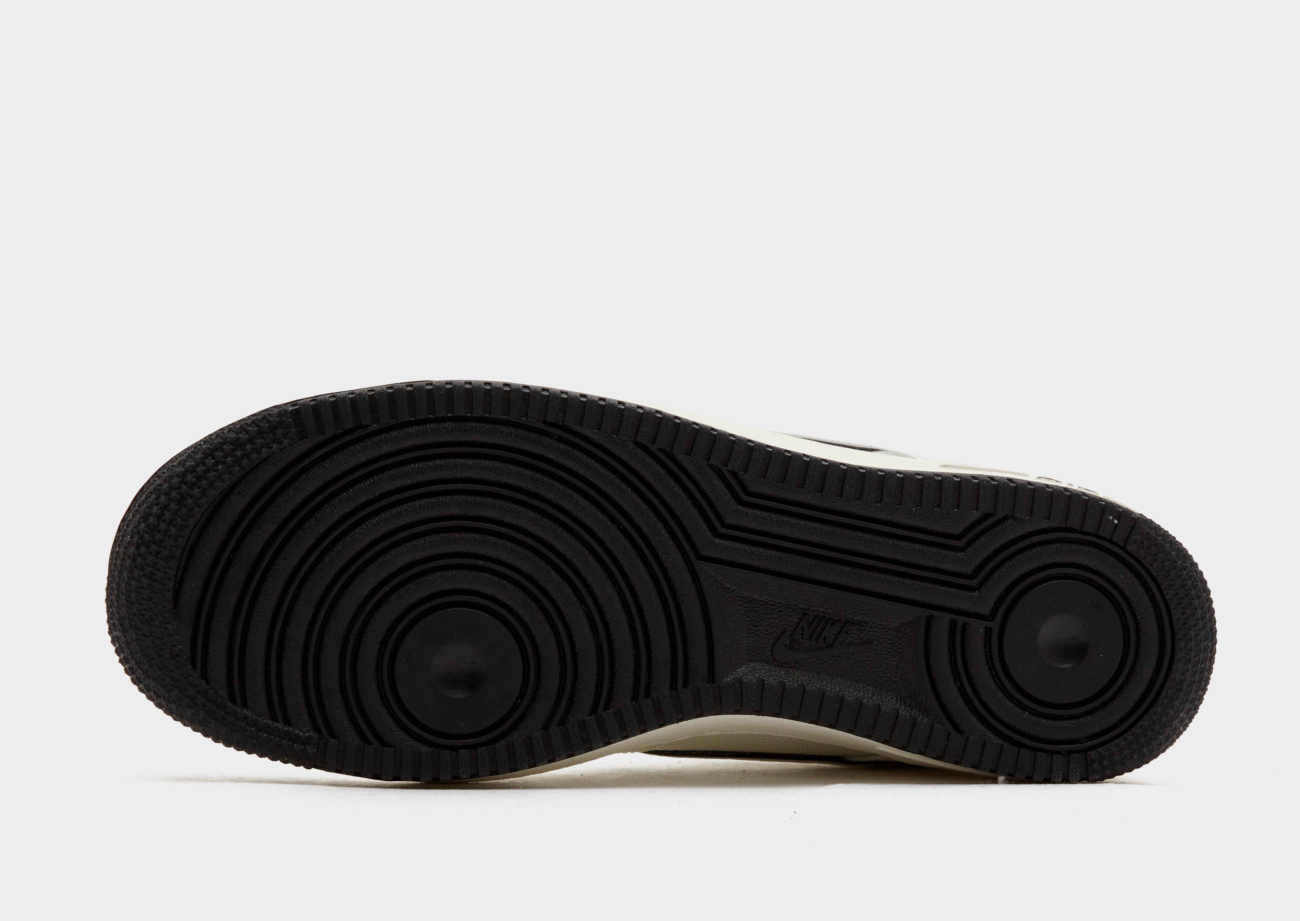 Nike Air Force 1 '07 LV8