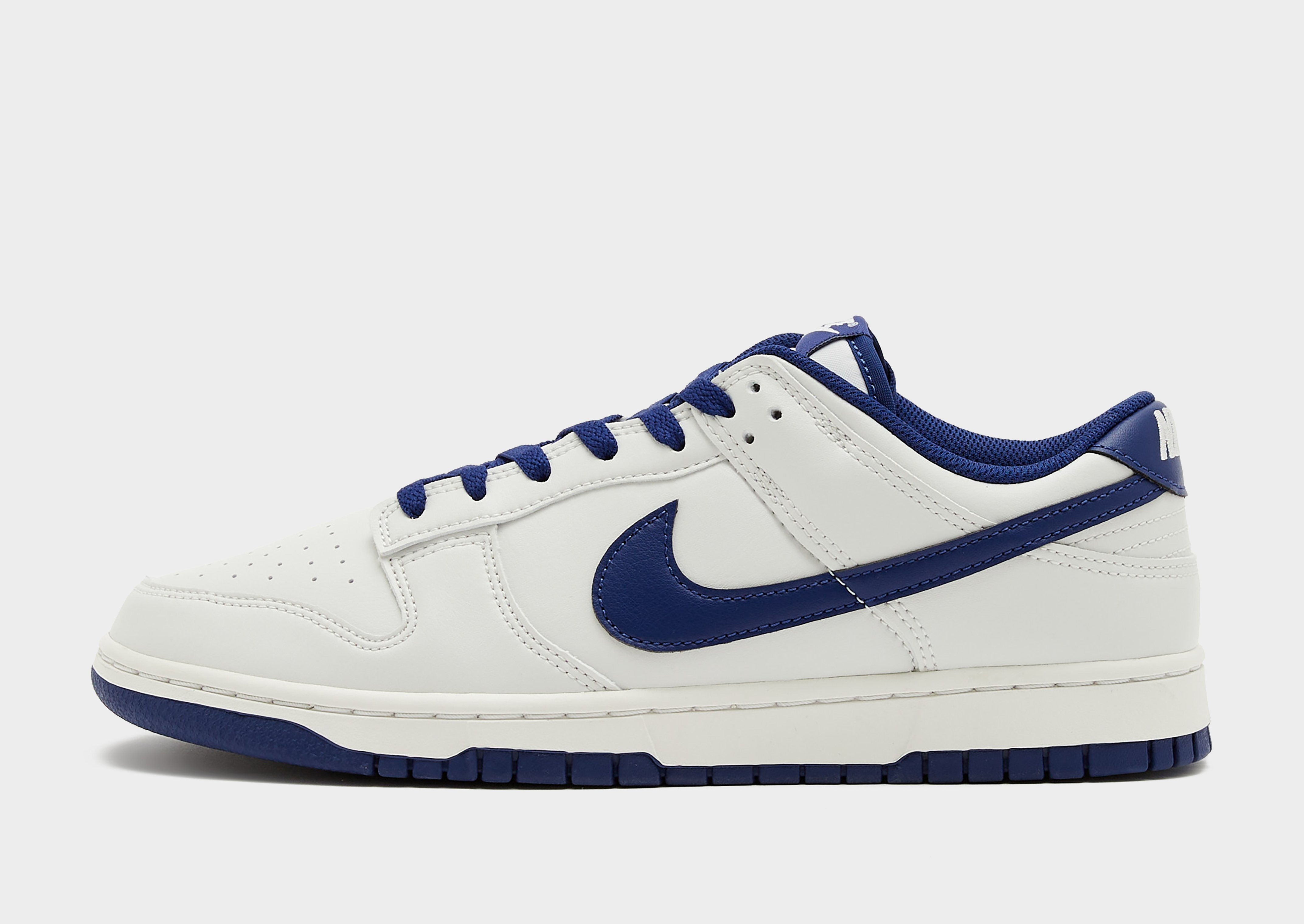 White Nike Dunk Low 