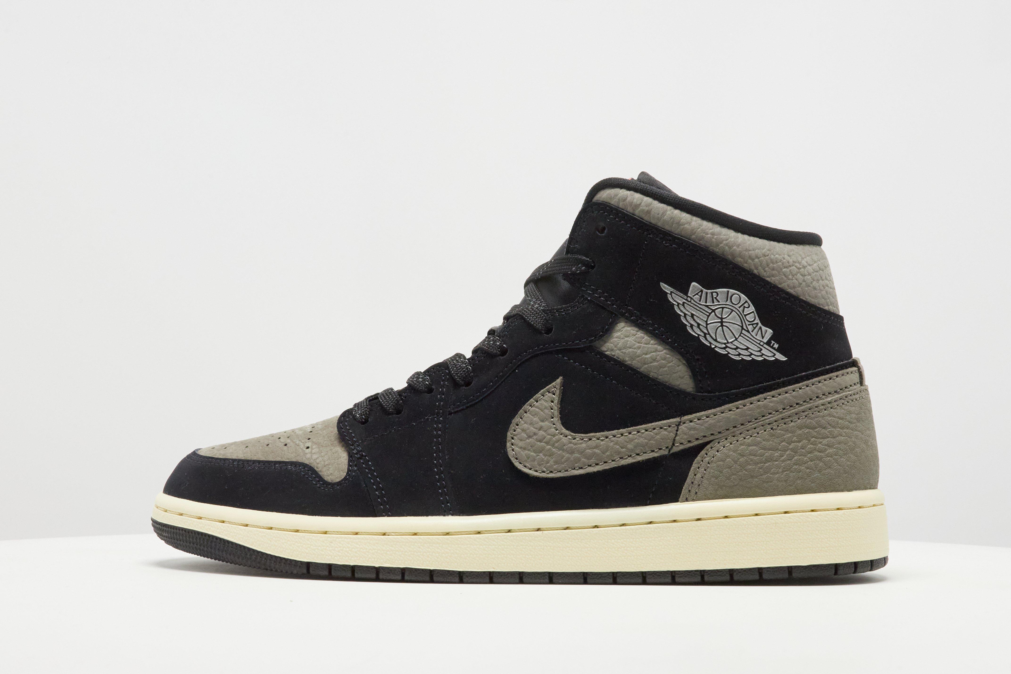 Jordan Air 1 Mid
