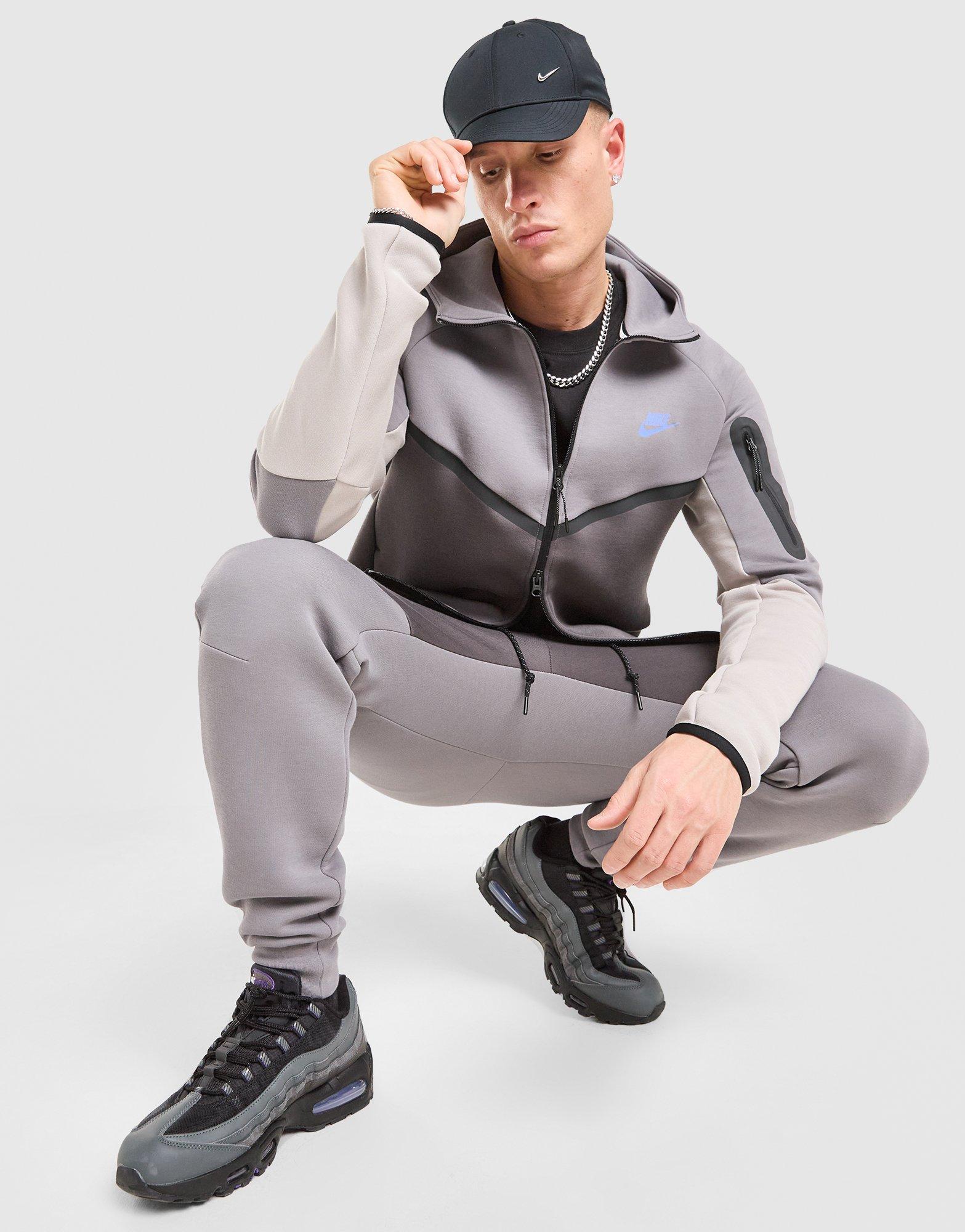 Nike Felpa con Cappuccio Full Zip Tech Fleece