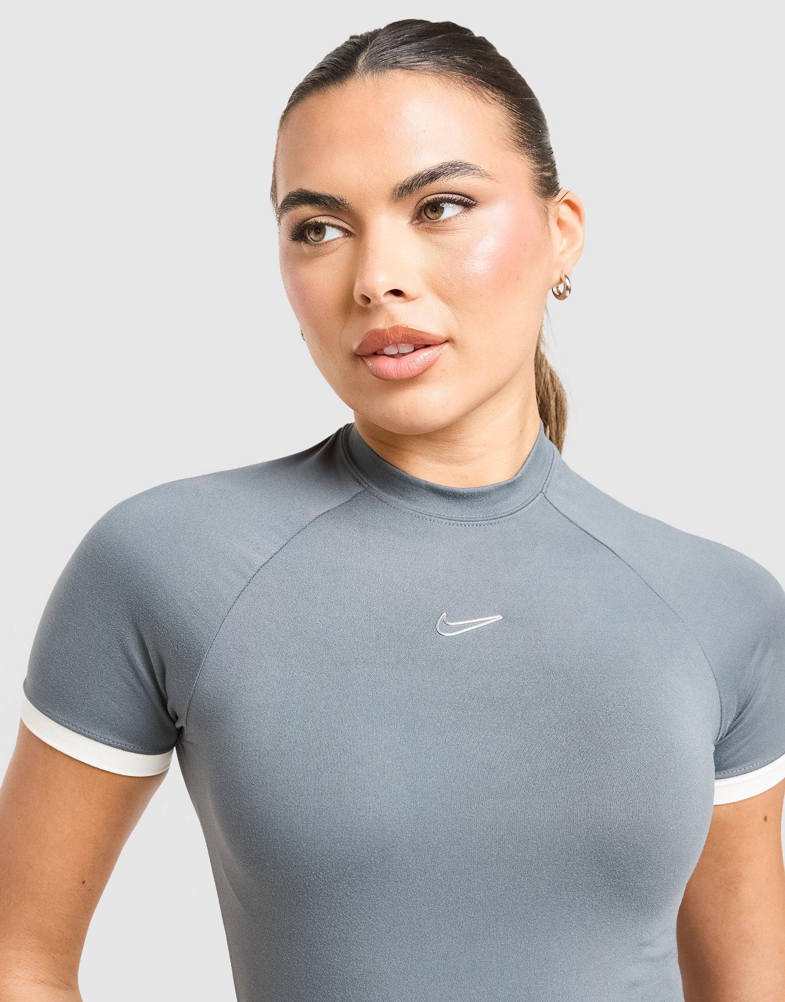 Nike Graphic Swoosh Slim T-Shirt