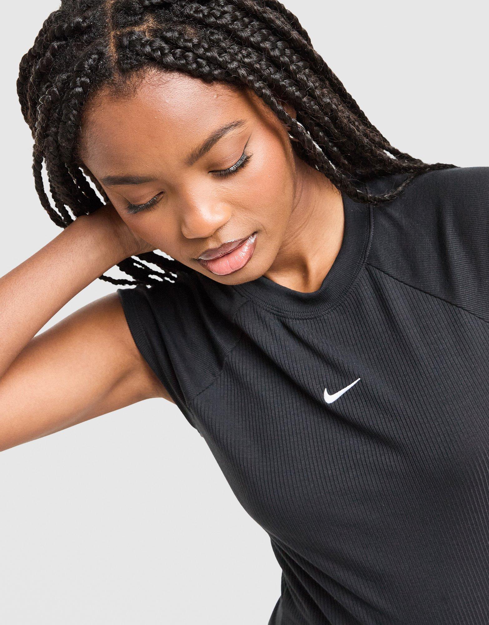 Nike Chill Knit Ribbed T-Shirt