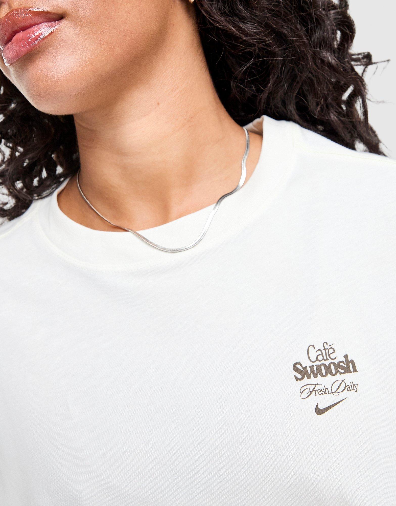 Nike Classic Energy Boyfriend T-Shirt