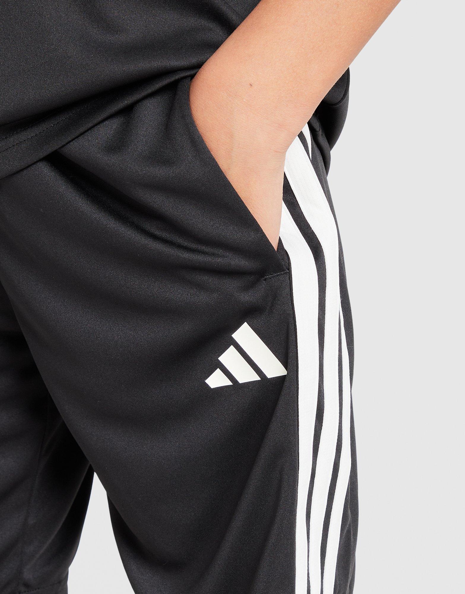 adidas Badge of Sport Core T-Shirt/Shorts Set Junior