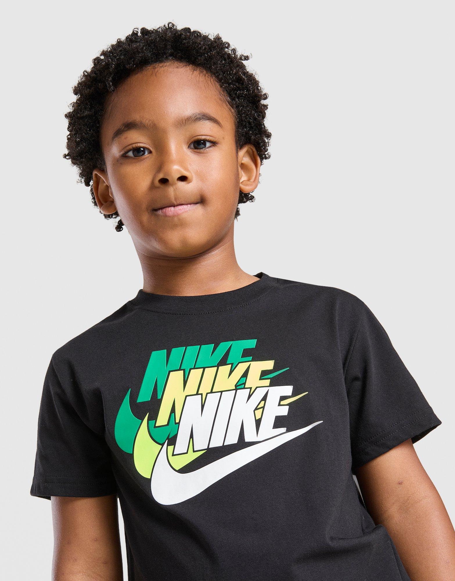 Nike Conjunto de camiseta y pantalón corto Repeat Logo Infantil