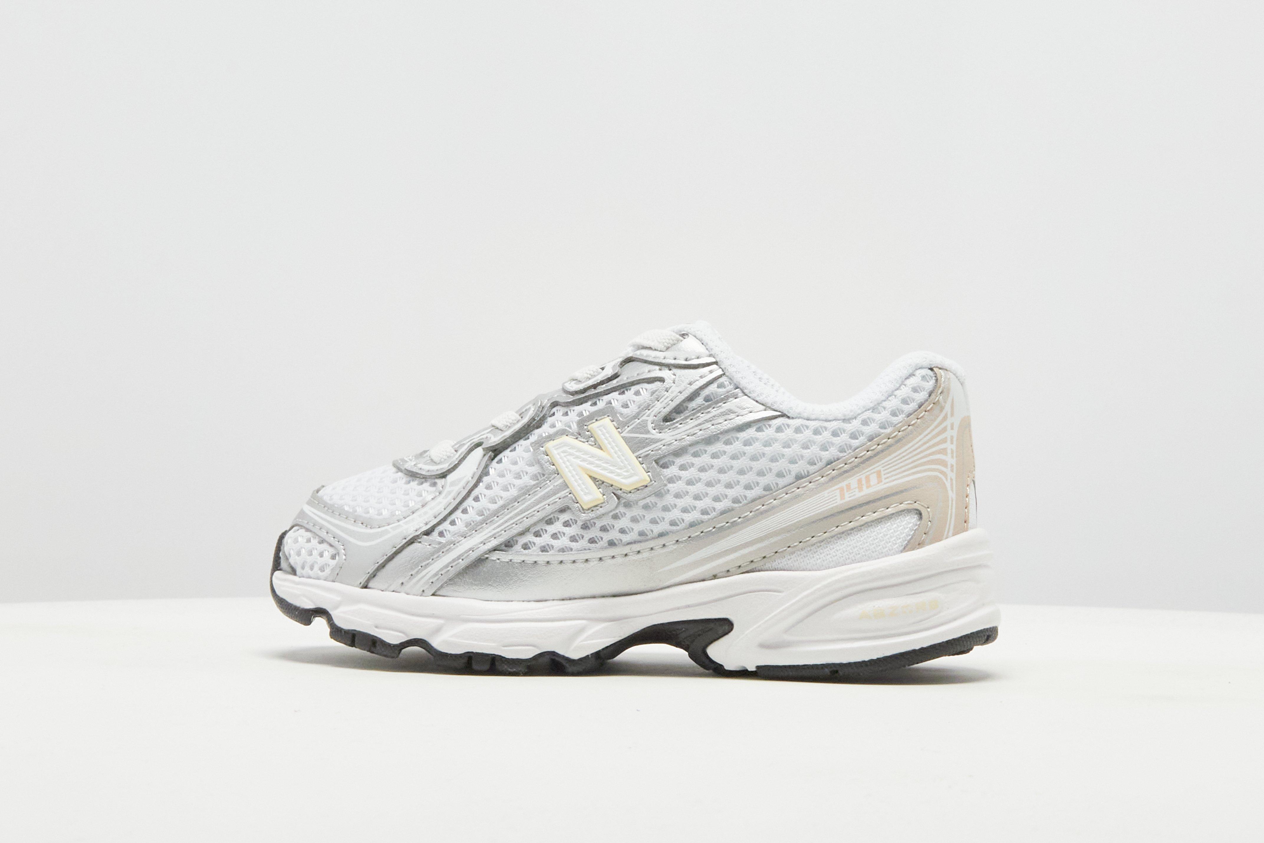 New Balance 740 para bebé