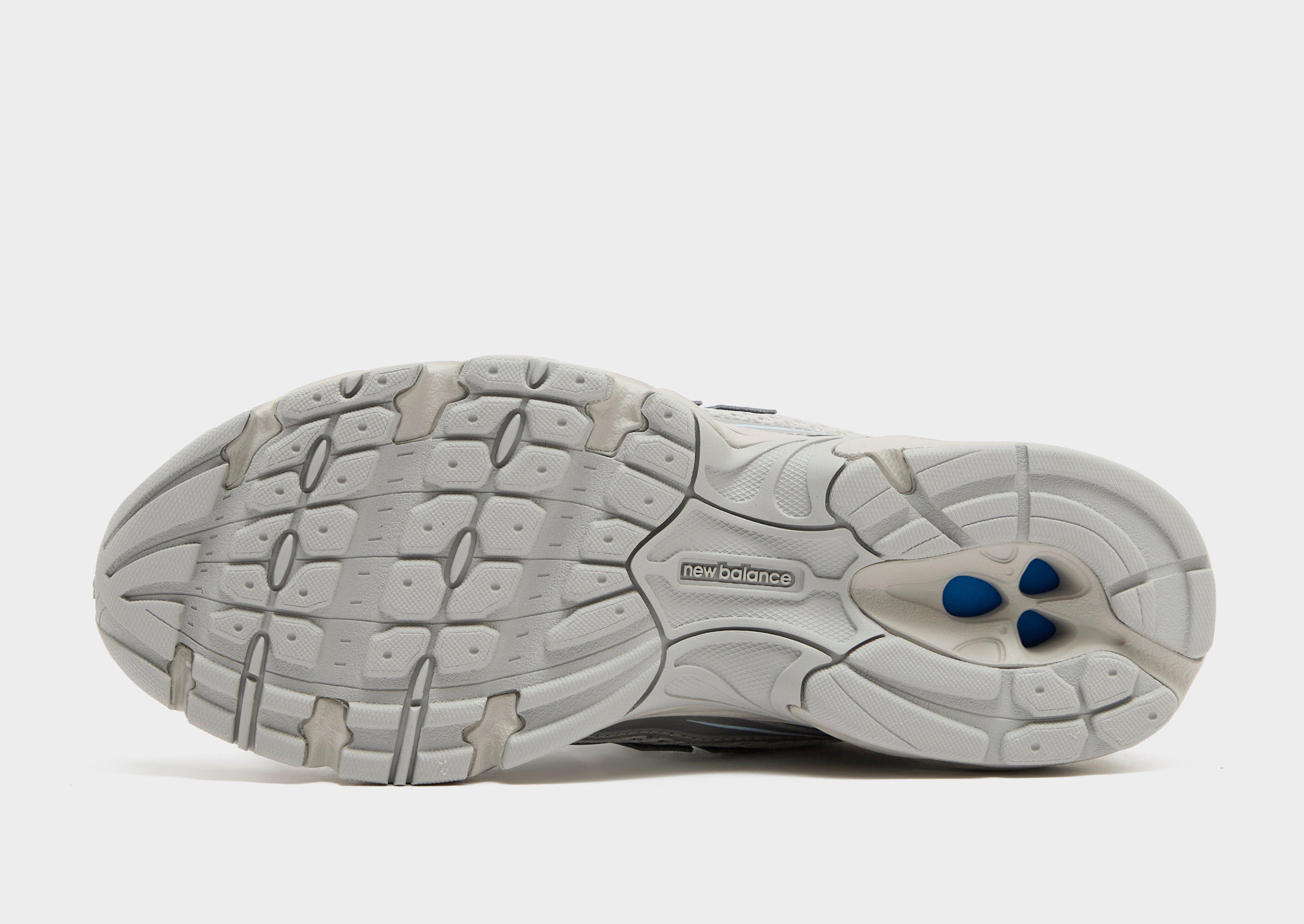 New Balance 740 Women's