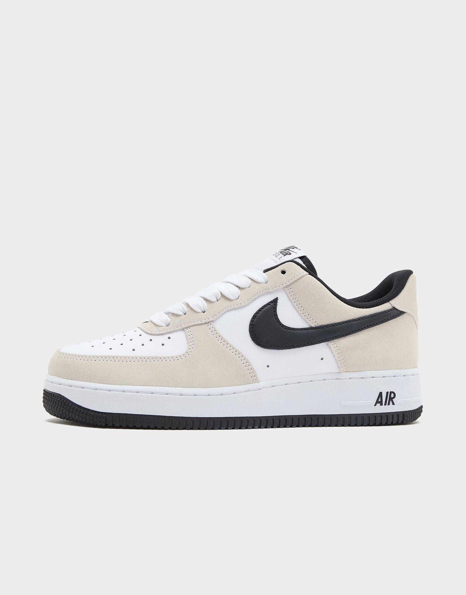 Nike Air Force 1 '07 LV8