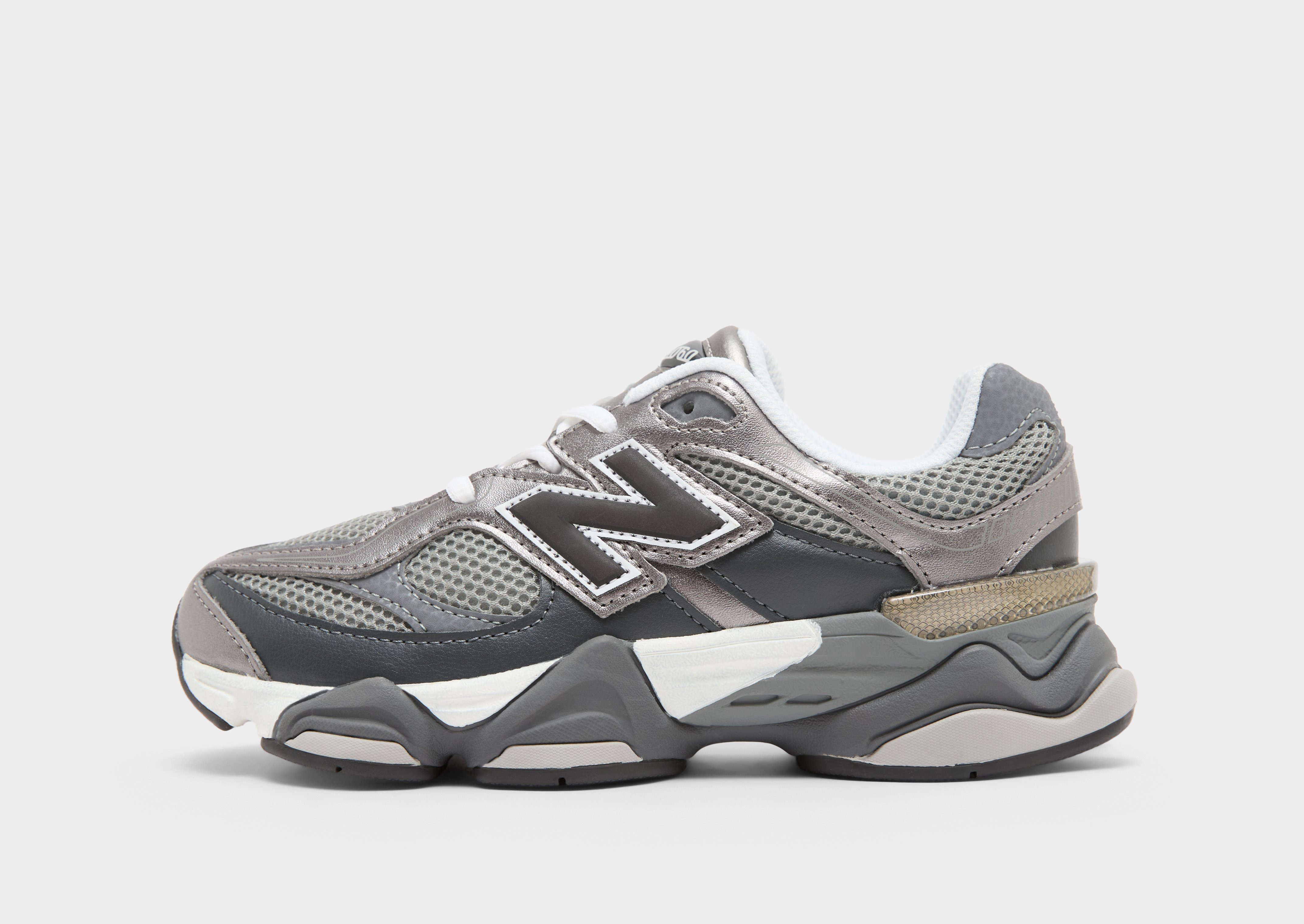 【未使用品】 New Balance 9060 ガンメタ メタリックシルバー Grey New Balance 9060 Children - JD Sports Global