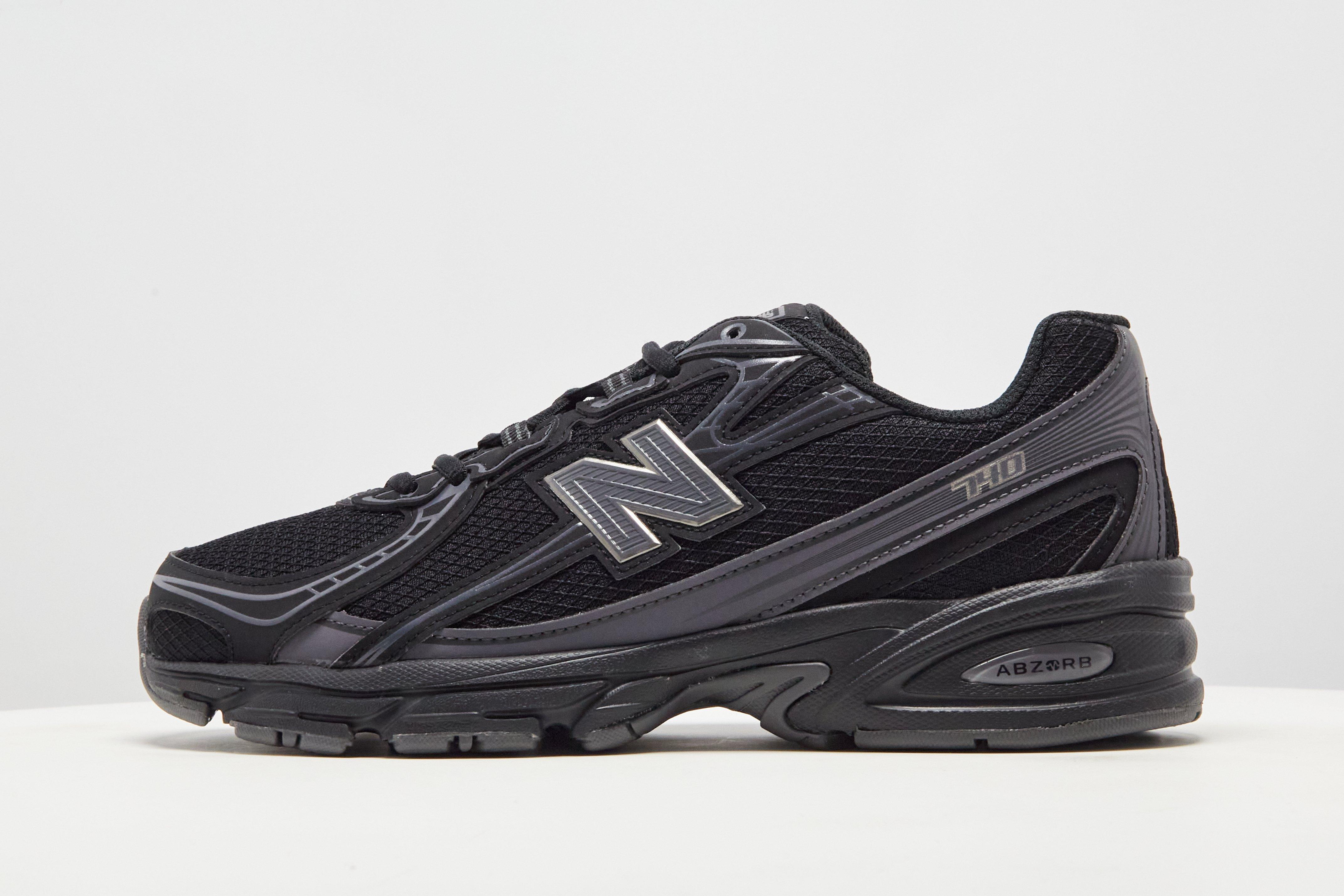 New Balance 740