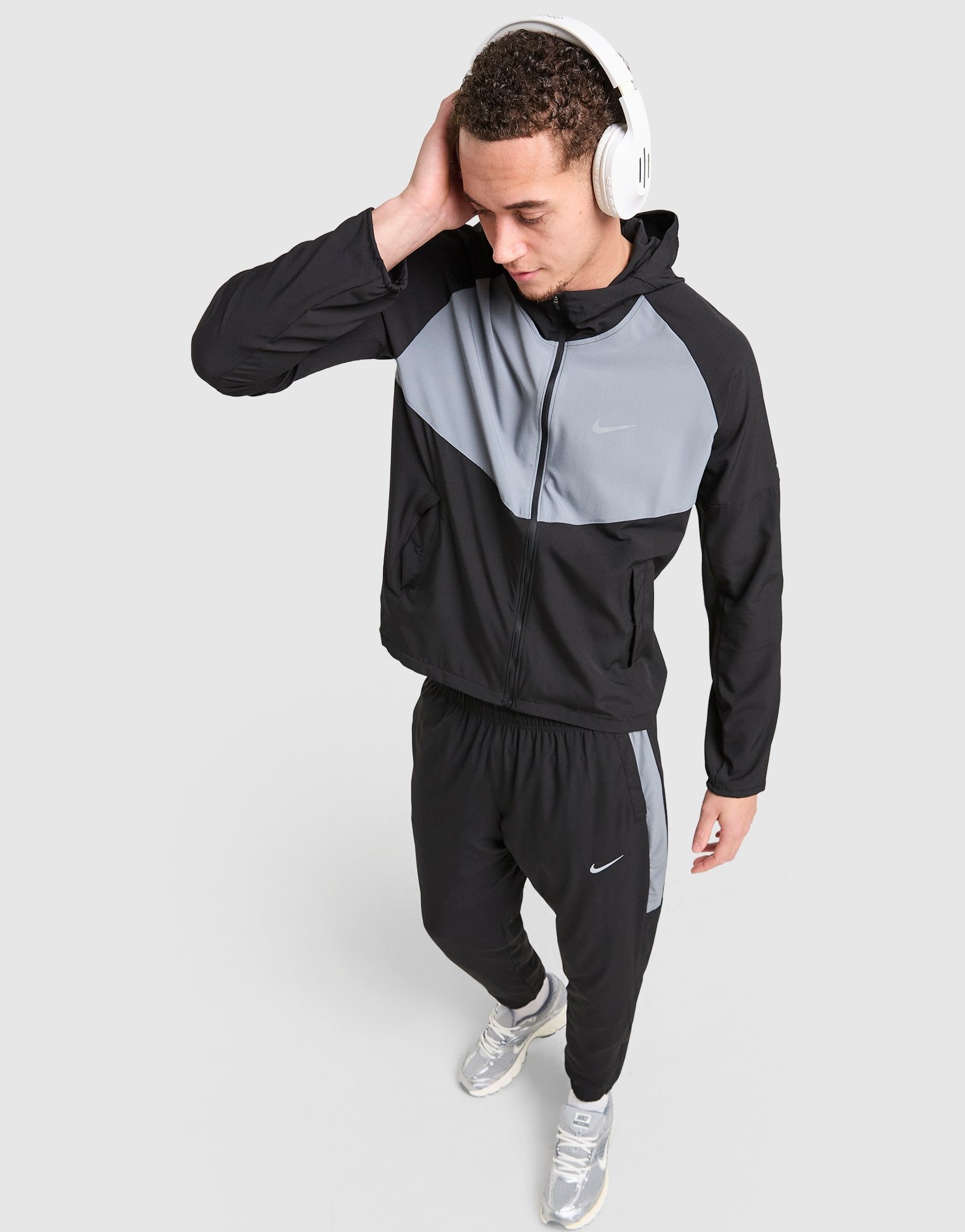 Black Nike Miler 2.0 Jacket - JD Sports Global
