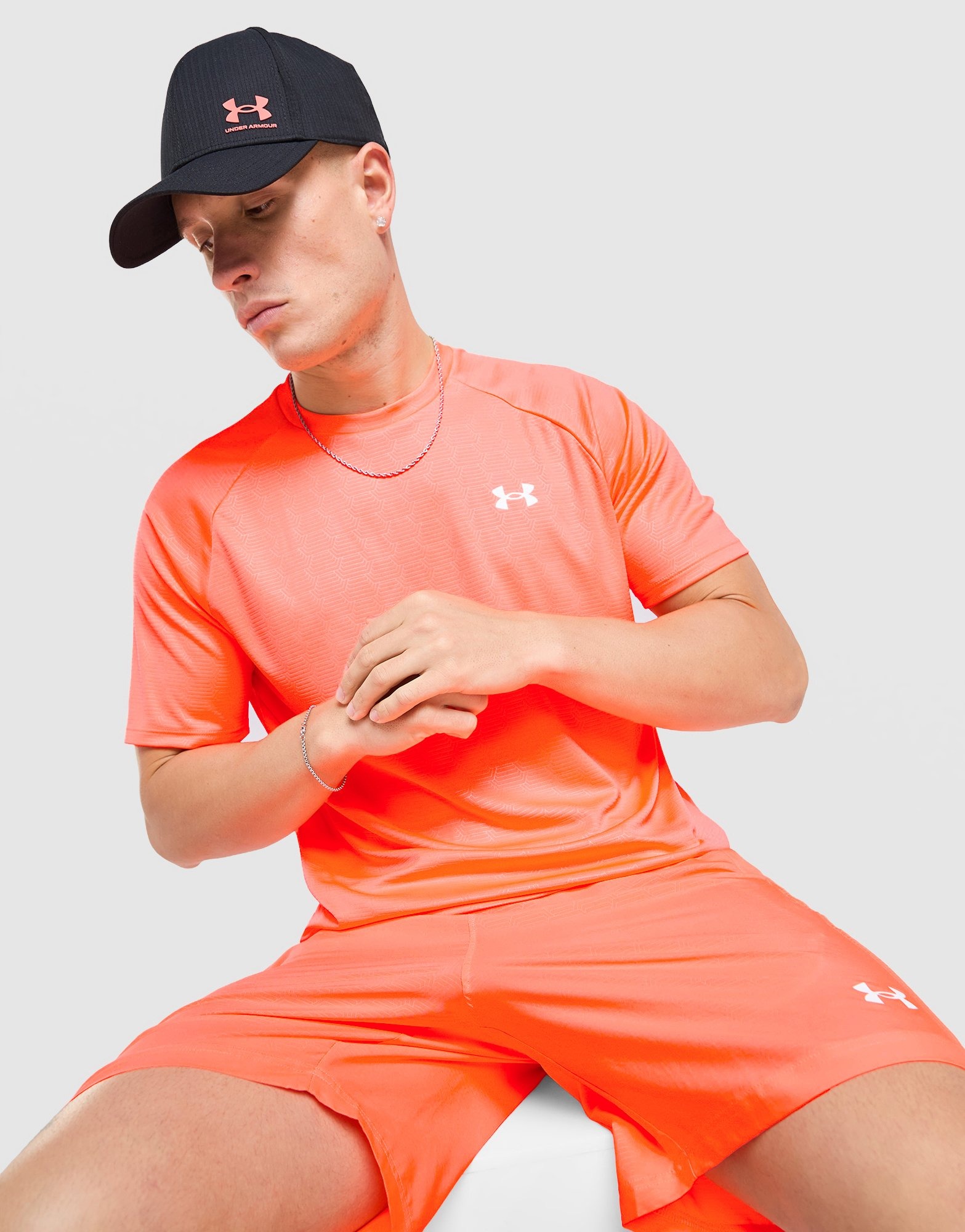 Under Armour CHUKYO 半袖プルオーバー Orange Under Armour Tech Emboss T-Shirt - JD Sports Global