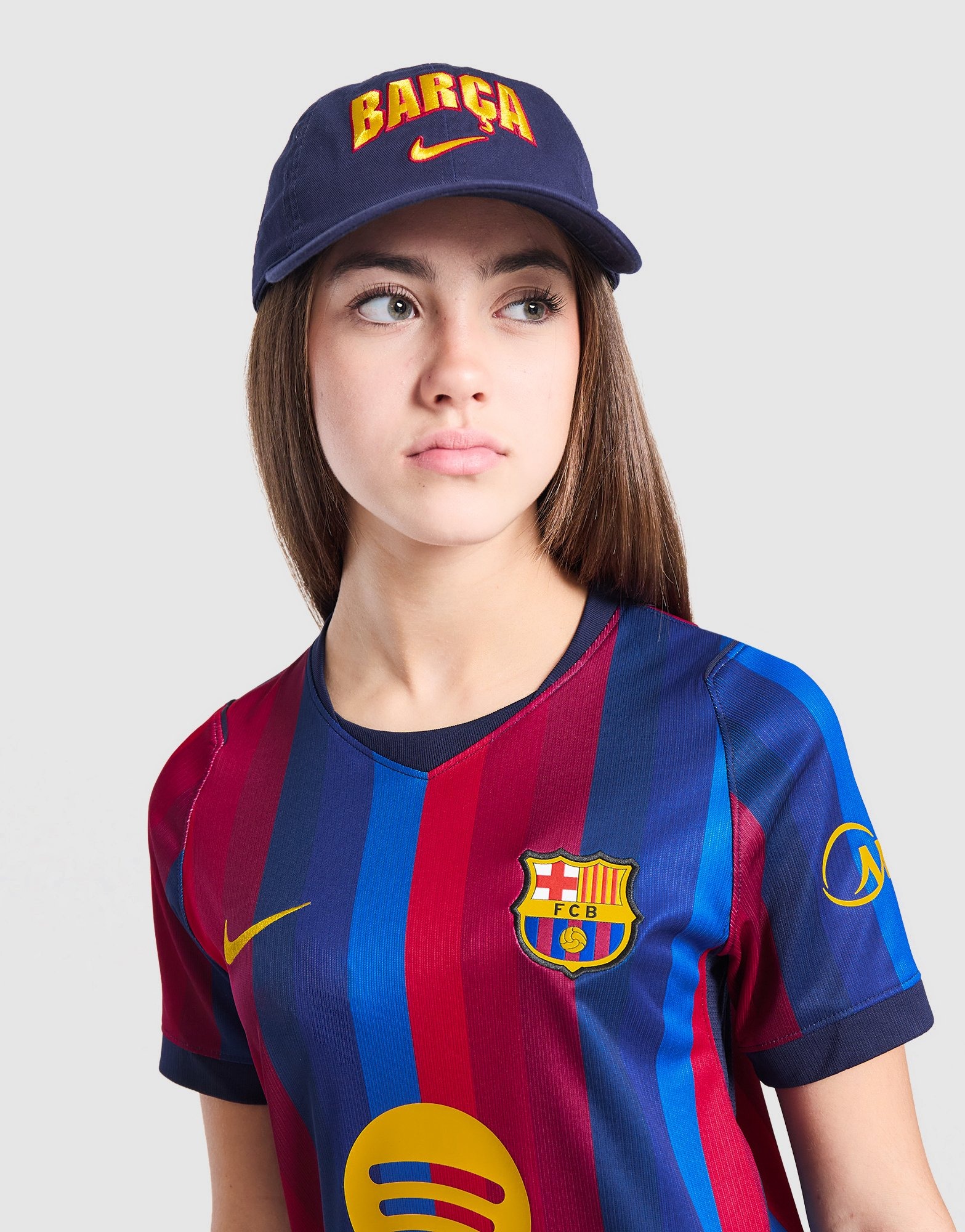 (GS) Nike x F.C. Barcelona 2026/27 Stadium Home Dri-FIT Replica T-Shirt 'Deep Garnet Blue Void Mineral Yellow' — foto 3