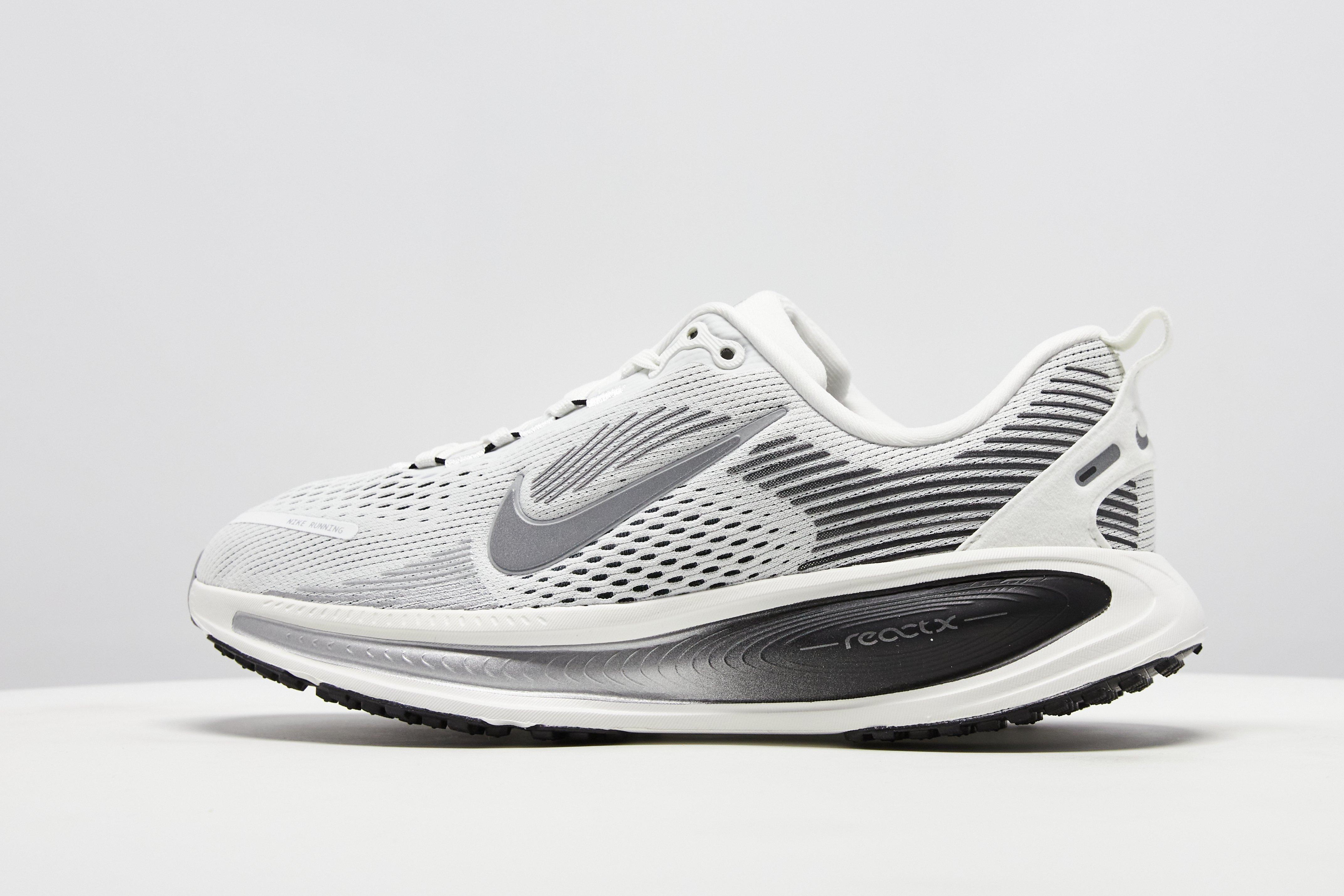 Nike Vomero 18 Junior