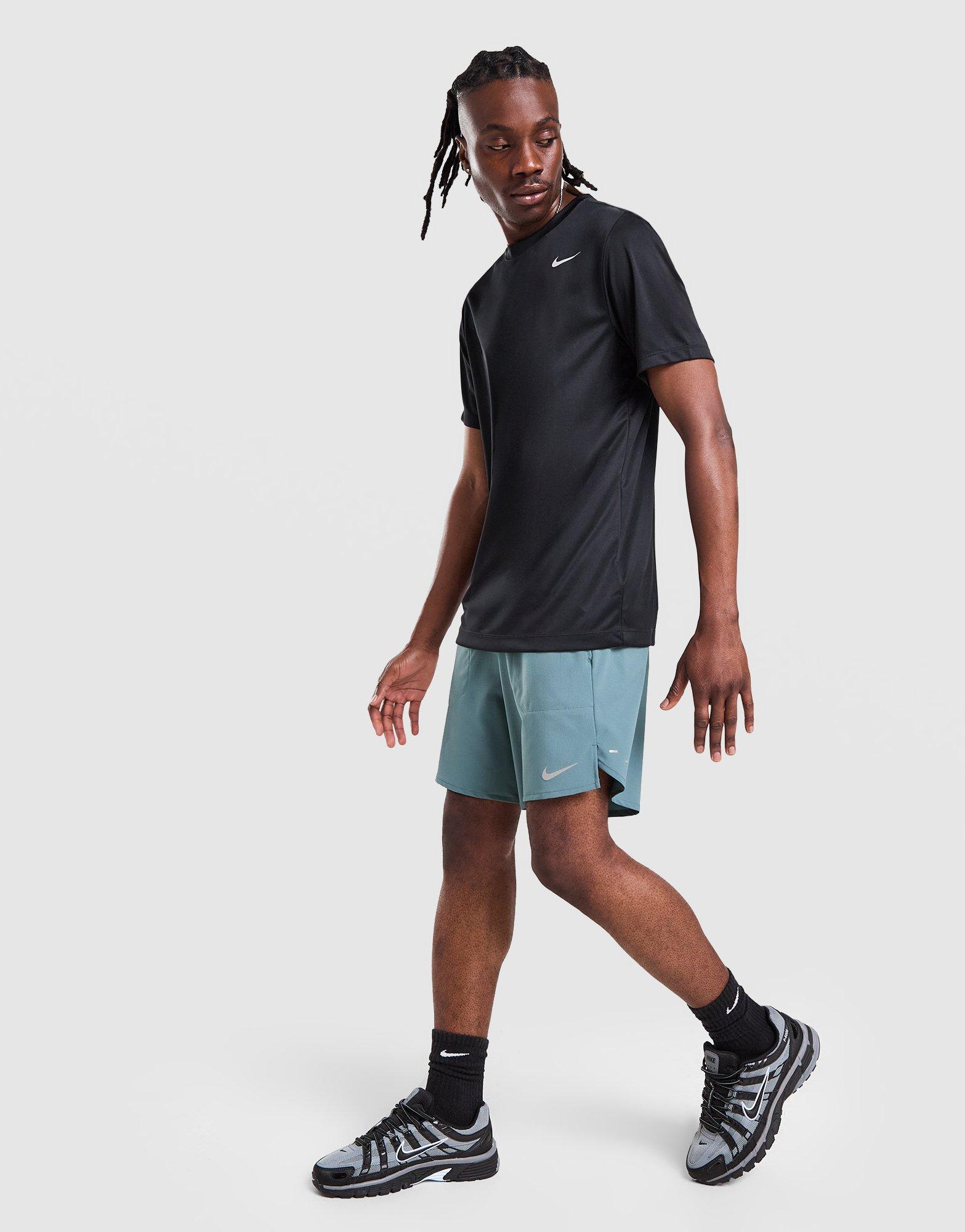 Nike Stride Shorts