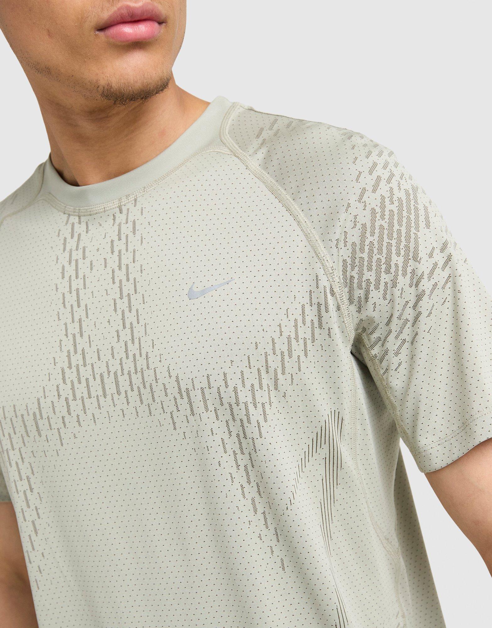 Nike Stride Plus T-Shirt