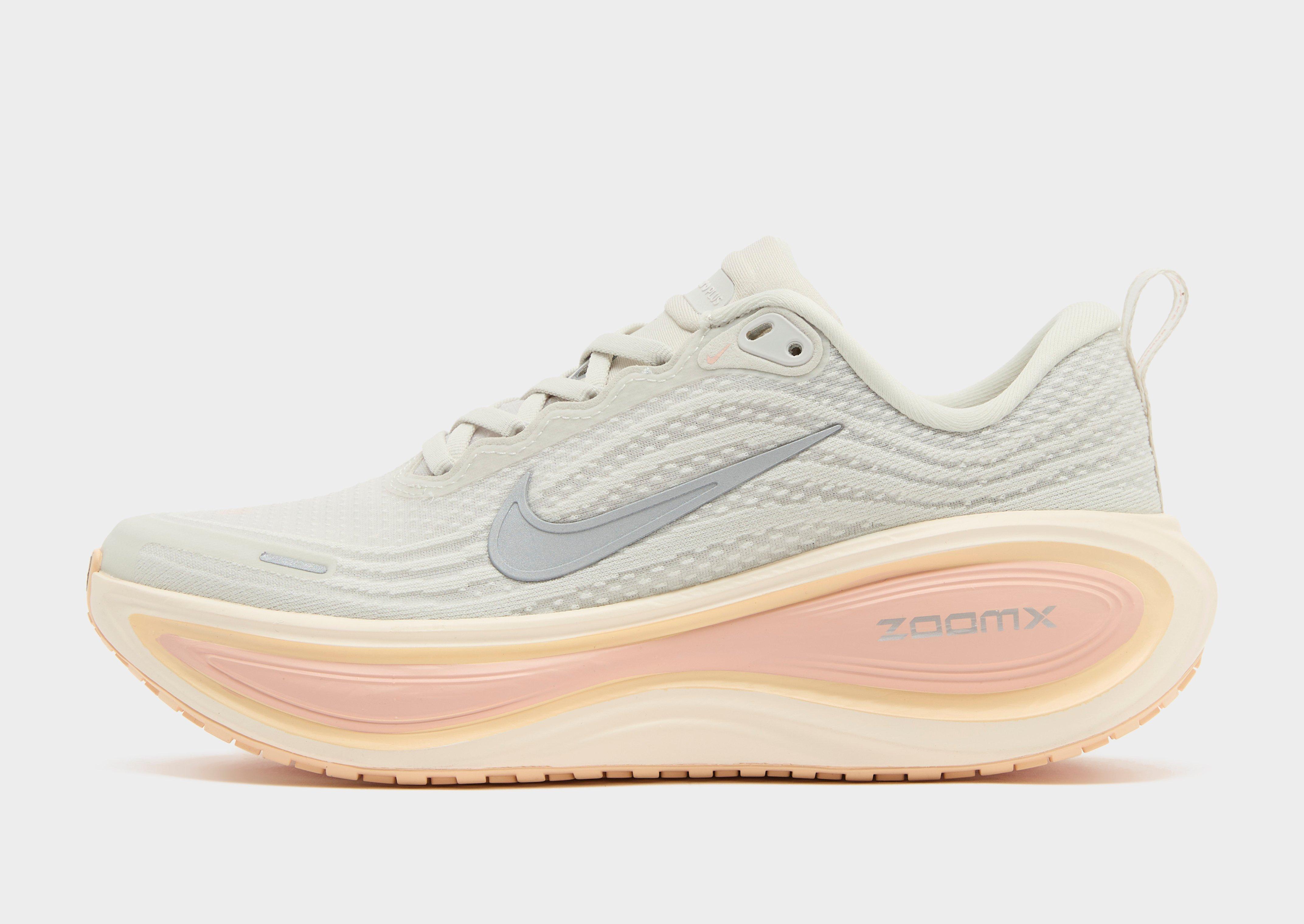 Nike Hardloopschoenen voor dames (straat) Vomero Plus — foto 2 van 7