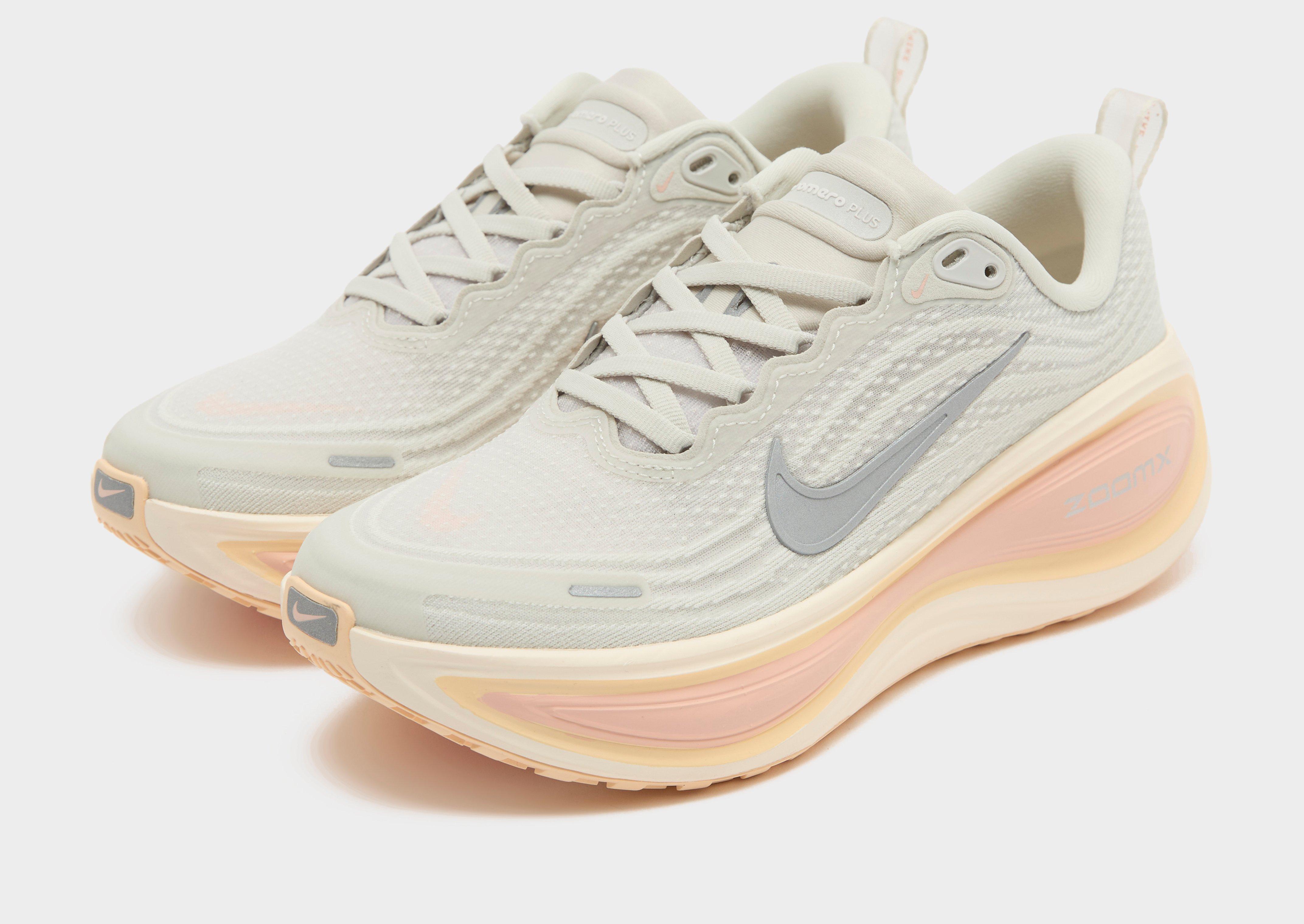 Nike Hardloopschoenen voor dames (straat) Vomero Plus — foto 3 van 7