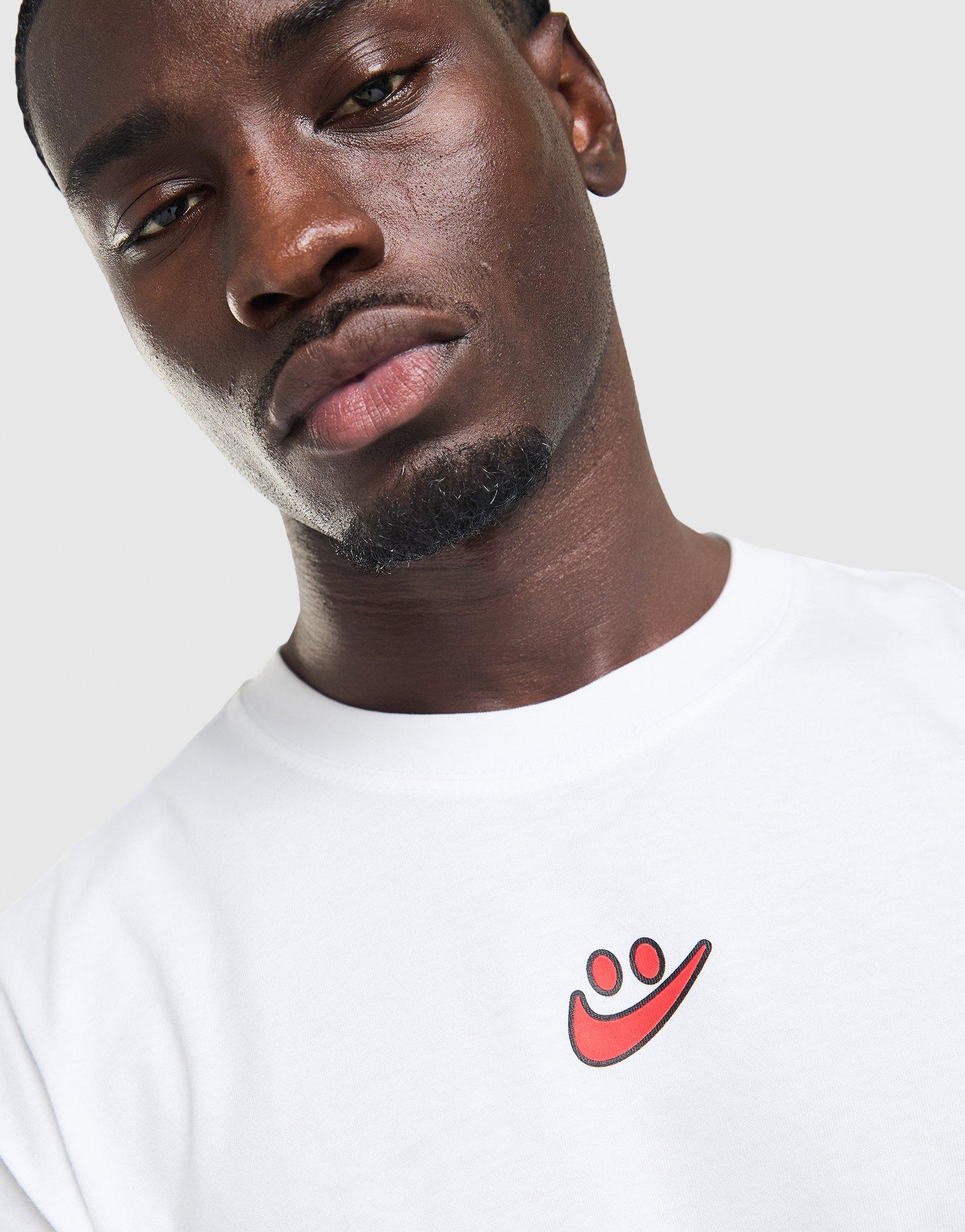 Nike Smile Graphic T-Shirt