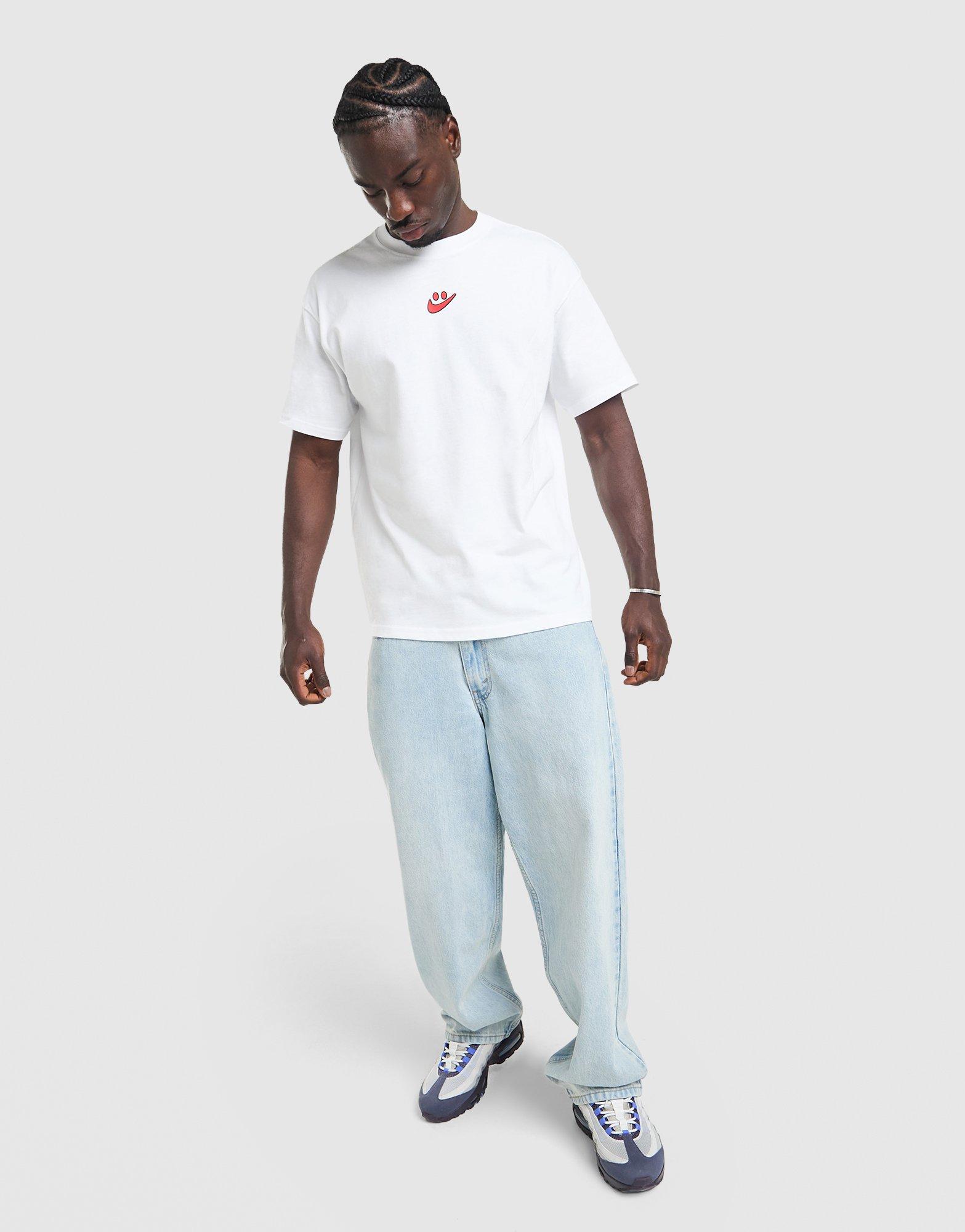 Nike Smile Graphic T-Shirt
