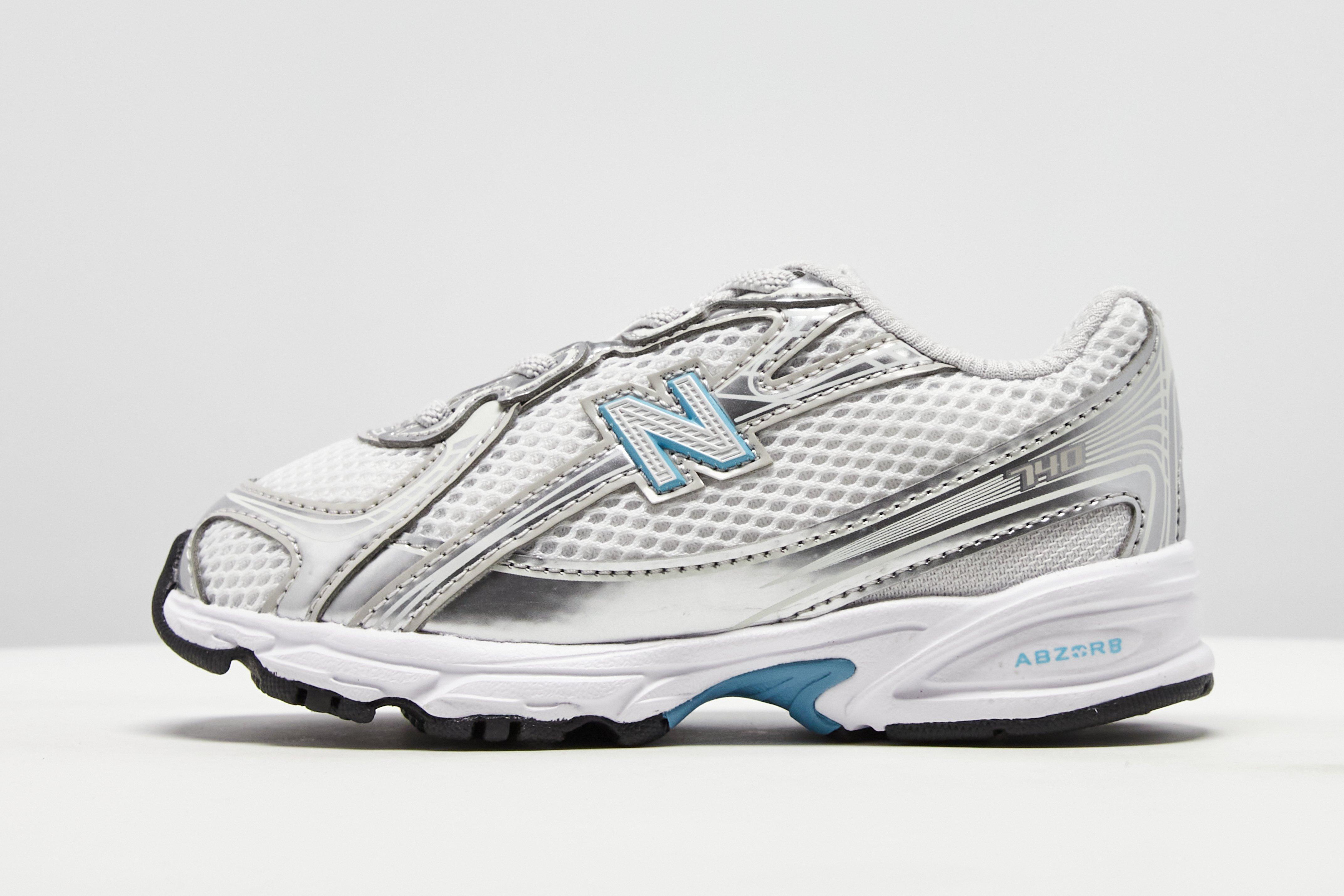 New Balance 740 para bebé